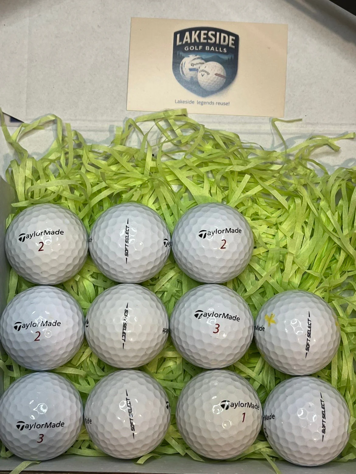 12 Taylormade Soft Select White Golf Balls - Image 2