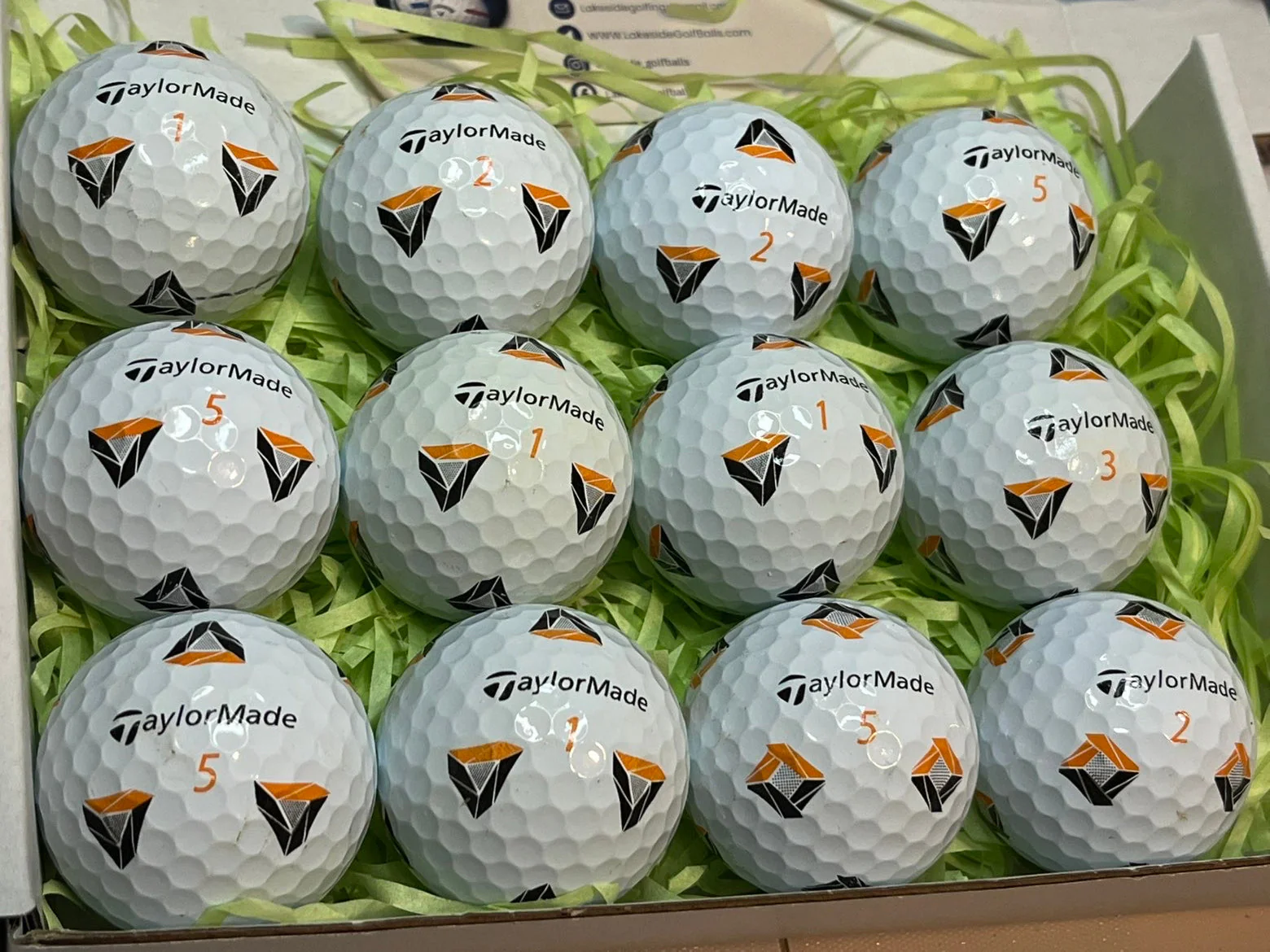 12 Taylormade TP5X Pix Golf balls - Image 3