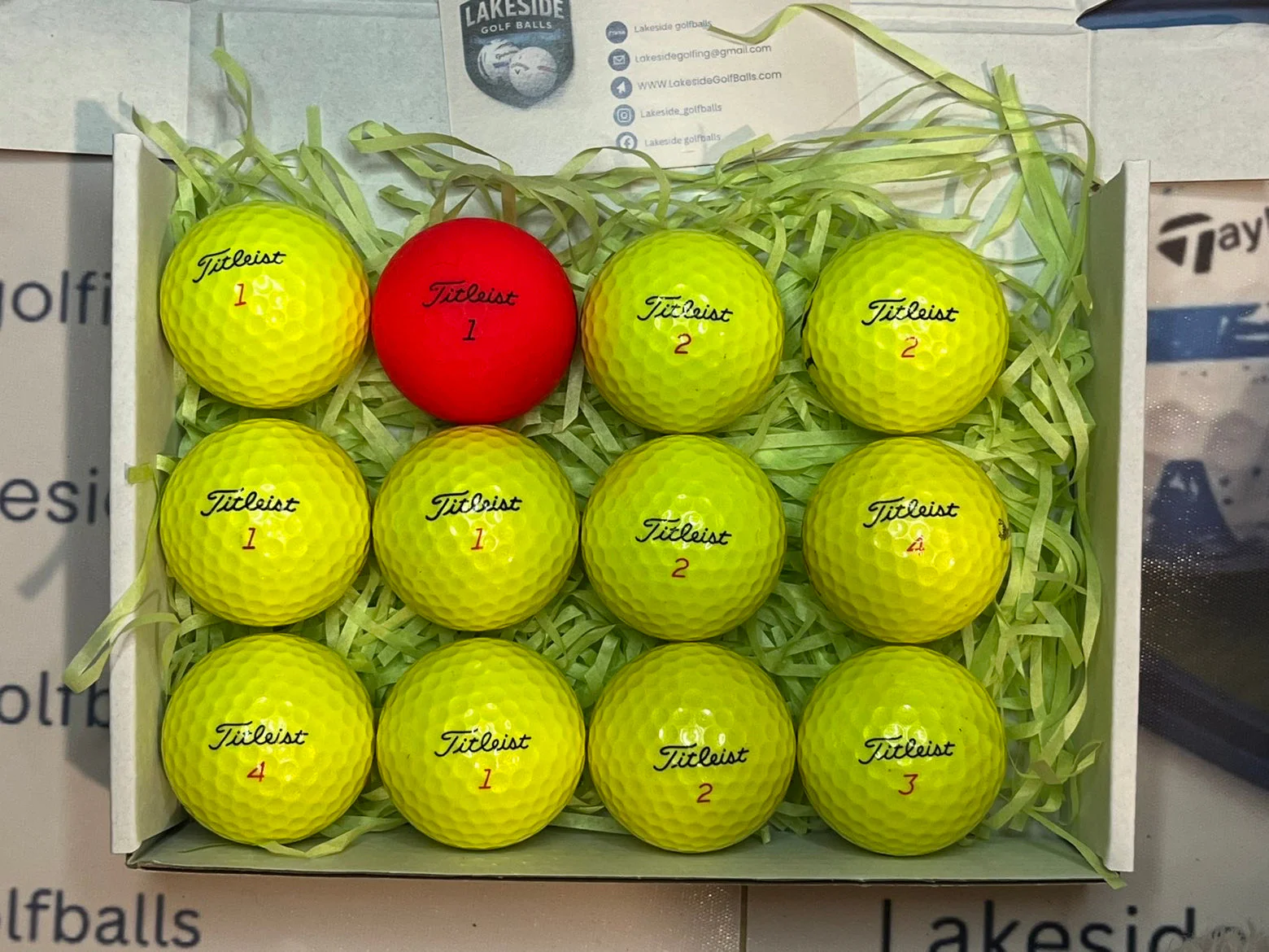 24 Titleist Trufeel Optic Golf Balls - Image 2