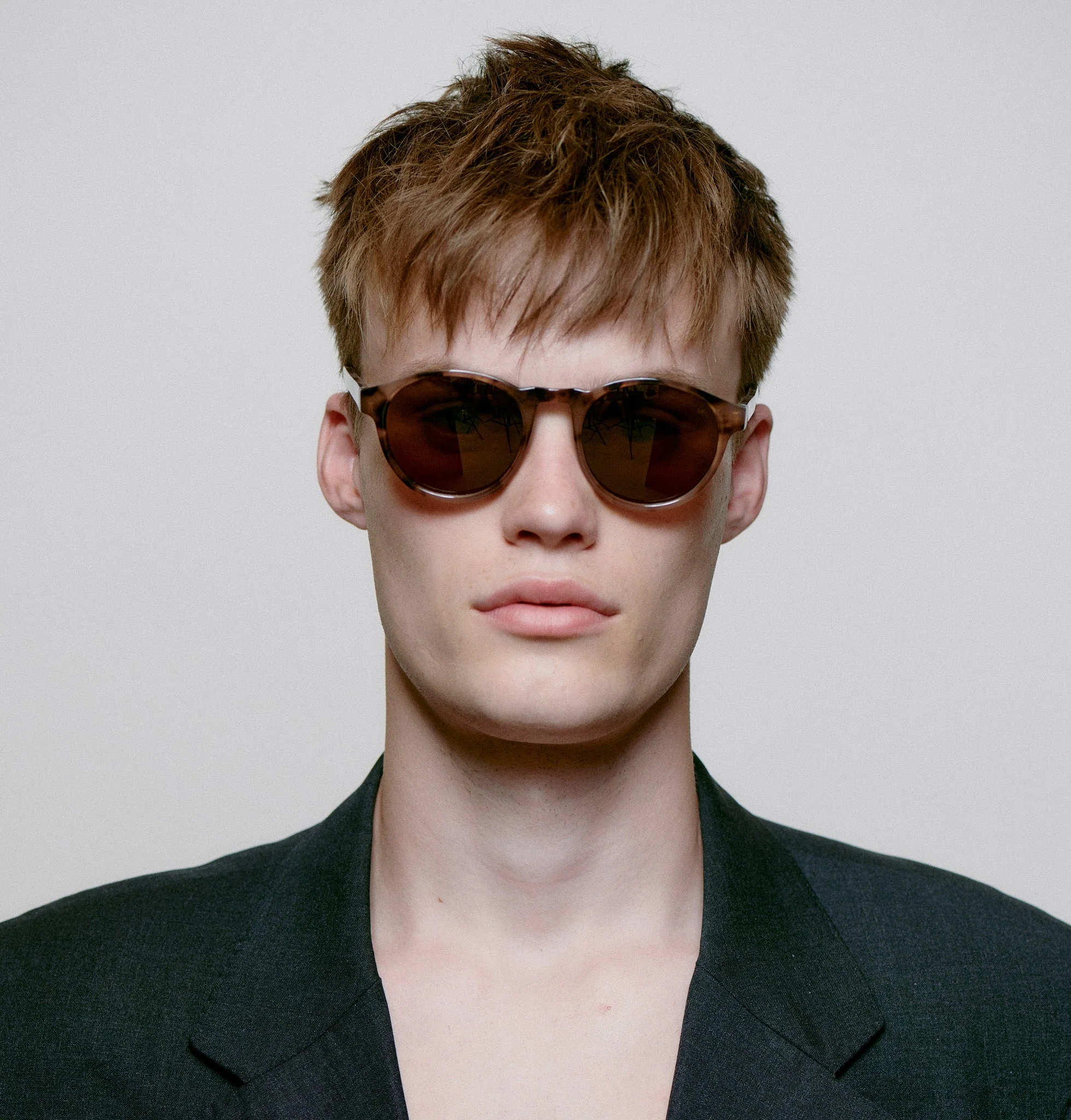 Marvin Round Tortoise Sunglasses UV400 | Unisex by AKJAERBEDE - Image 4