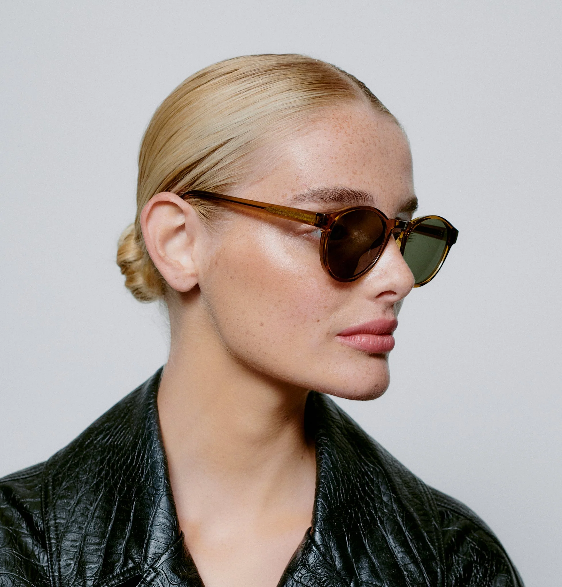 Marvin Round Smoke Transparent Unisex UV400 Sunglasses - Image 8