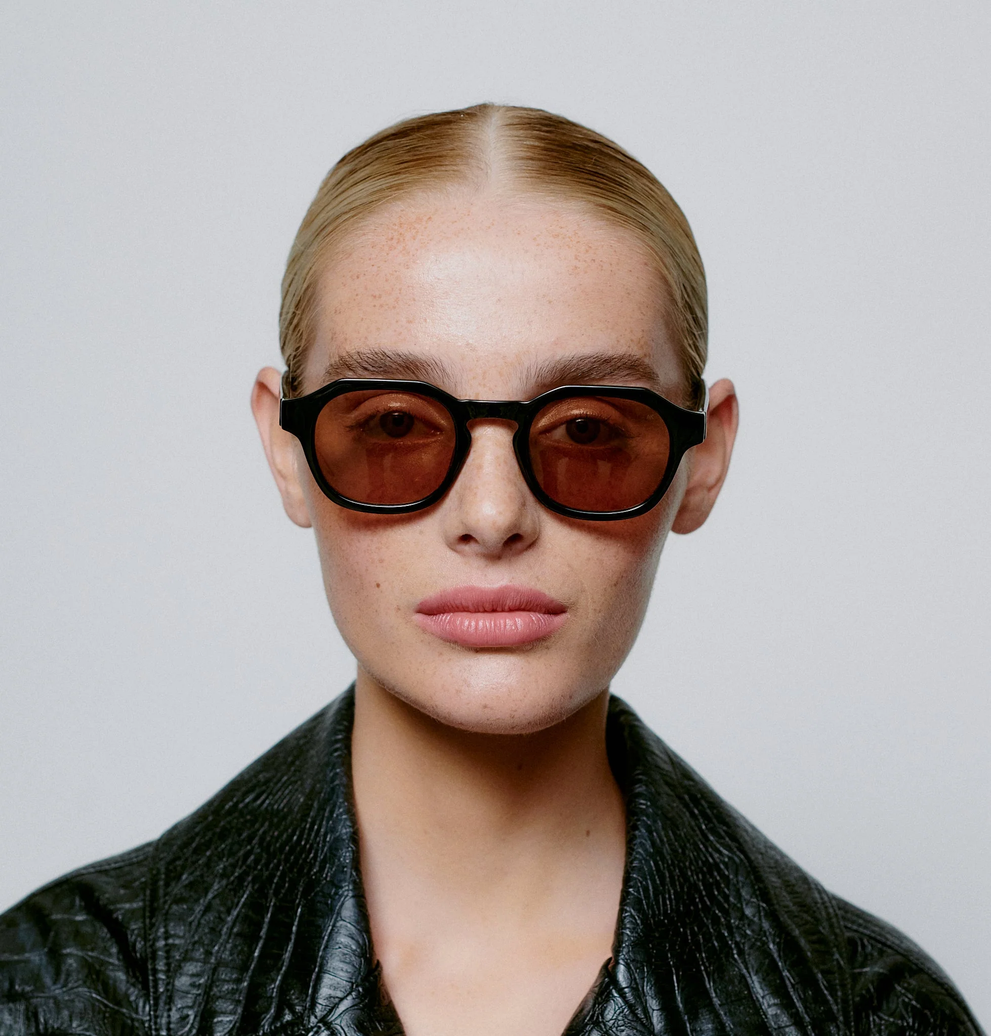 A.KJÆRBEDE (AKJAERBEDE) Zan Sunglasses | Black Frame, Brown Lens - Image 6