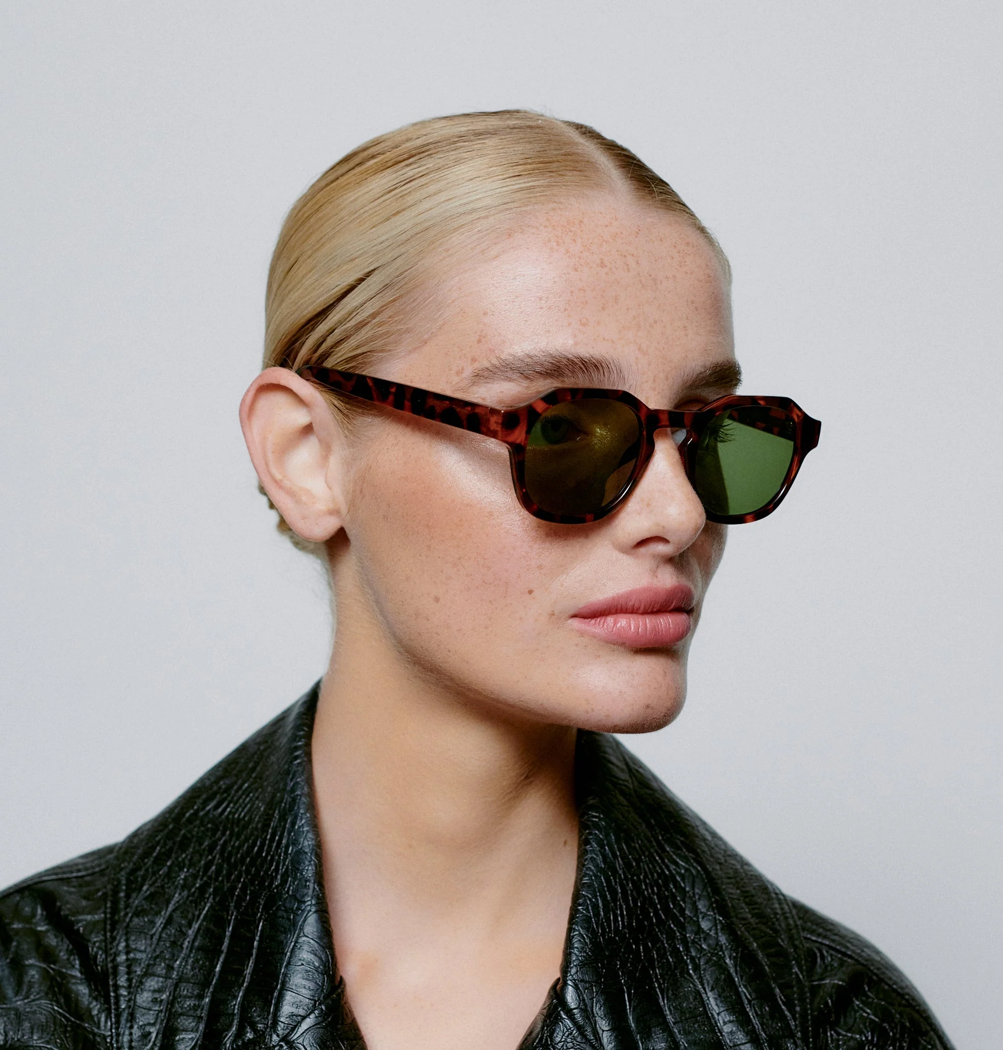 A.KJÆRBEDE (AKJAERBEDE) Zan Sunglasses | Havana Tortoise Frame, Green Lens - Image 5