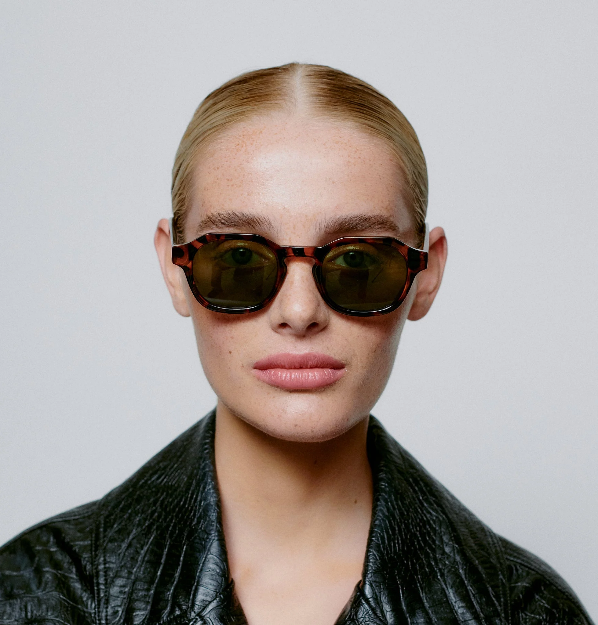 A.KJÆRBEDE (AKJAERBEDE) Zan Sunglasses | Havana Tortoise Frame, Green Lens - Image 7