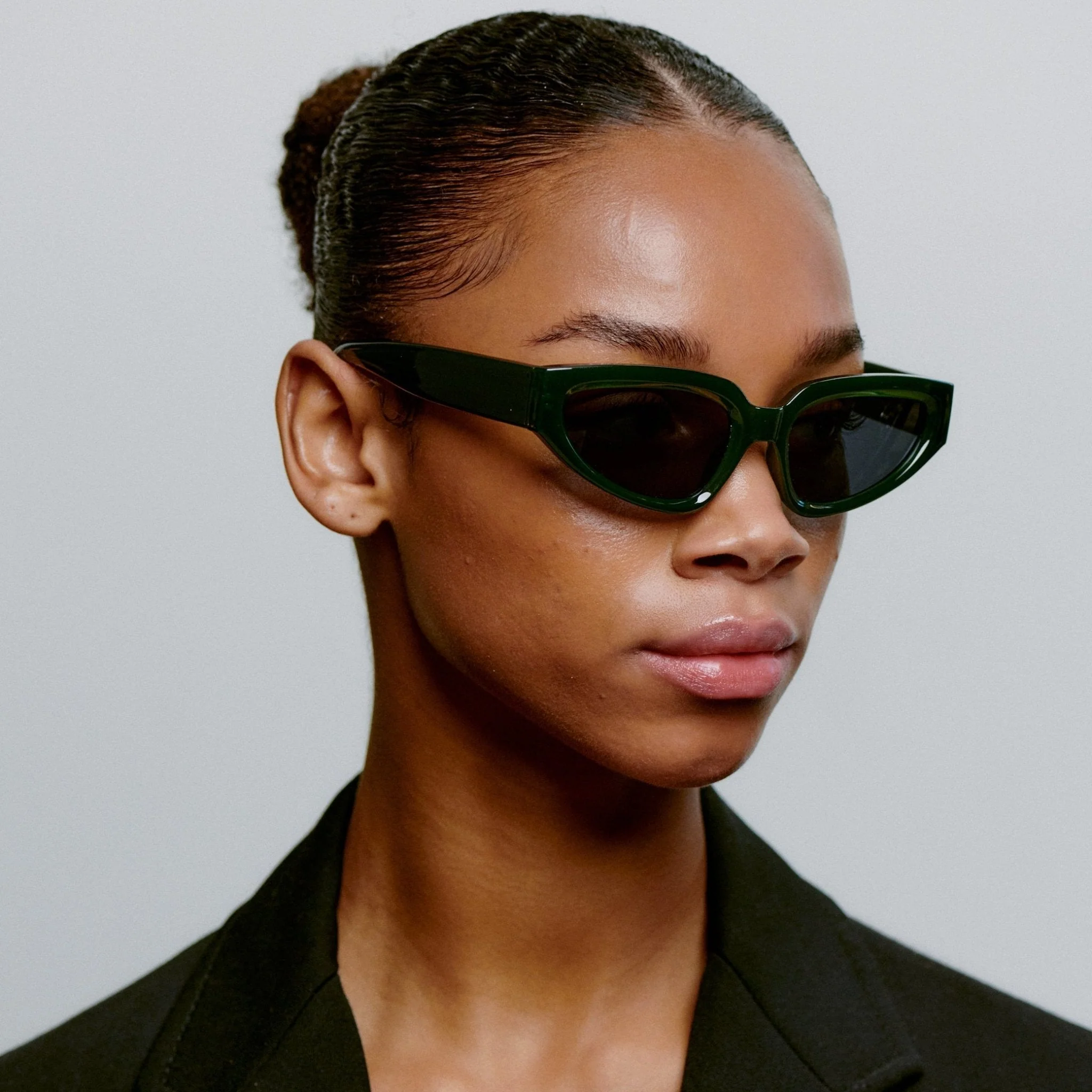 A.KJÆRBEDE ELLA Oval Cat-Eye Sunglasses l Dark Green - Image 2
