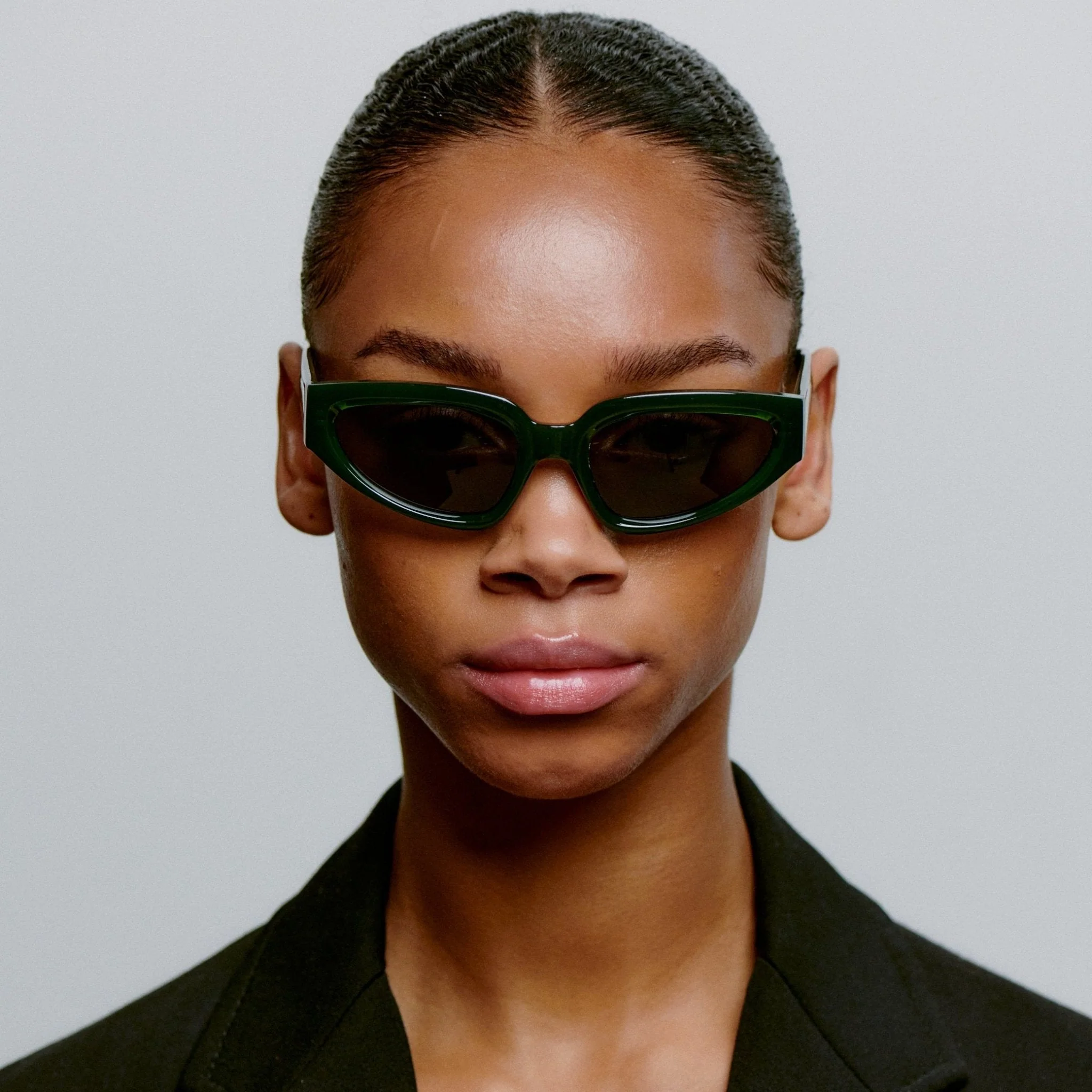 A.KJÆRBEDE ELLA Oval Cat-Eye Sunglasses l Dark Green - Image 3