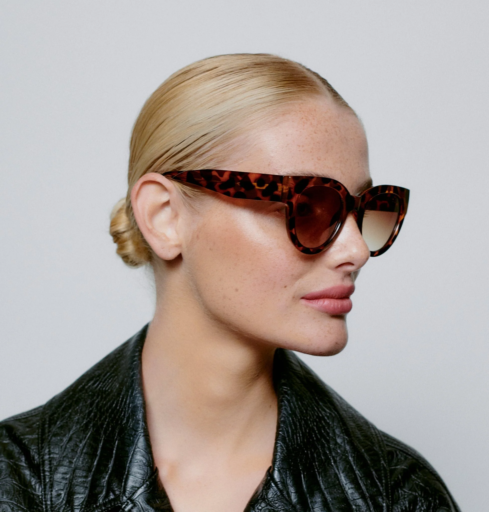 A.KJÆRBEDE LILLY Sunglasses l Havana - Image 2