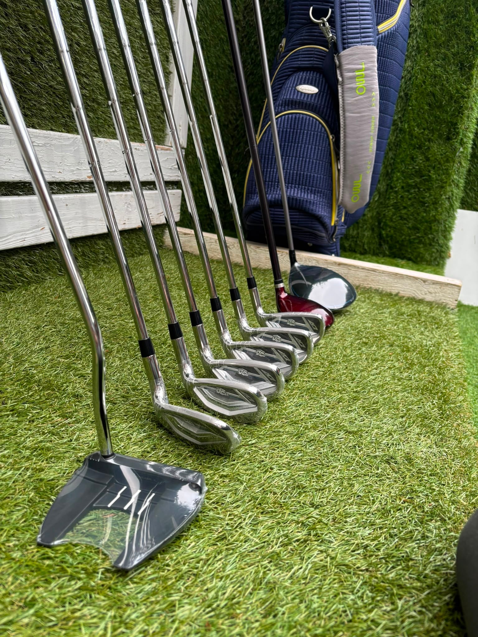 Brand New Wilson Staff D7 XS Golf Set, Brand New Driver & Irons, Brand New Infinite Bucktown Putter, Premium OUUL Stand Bag - Image 18