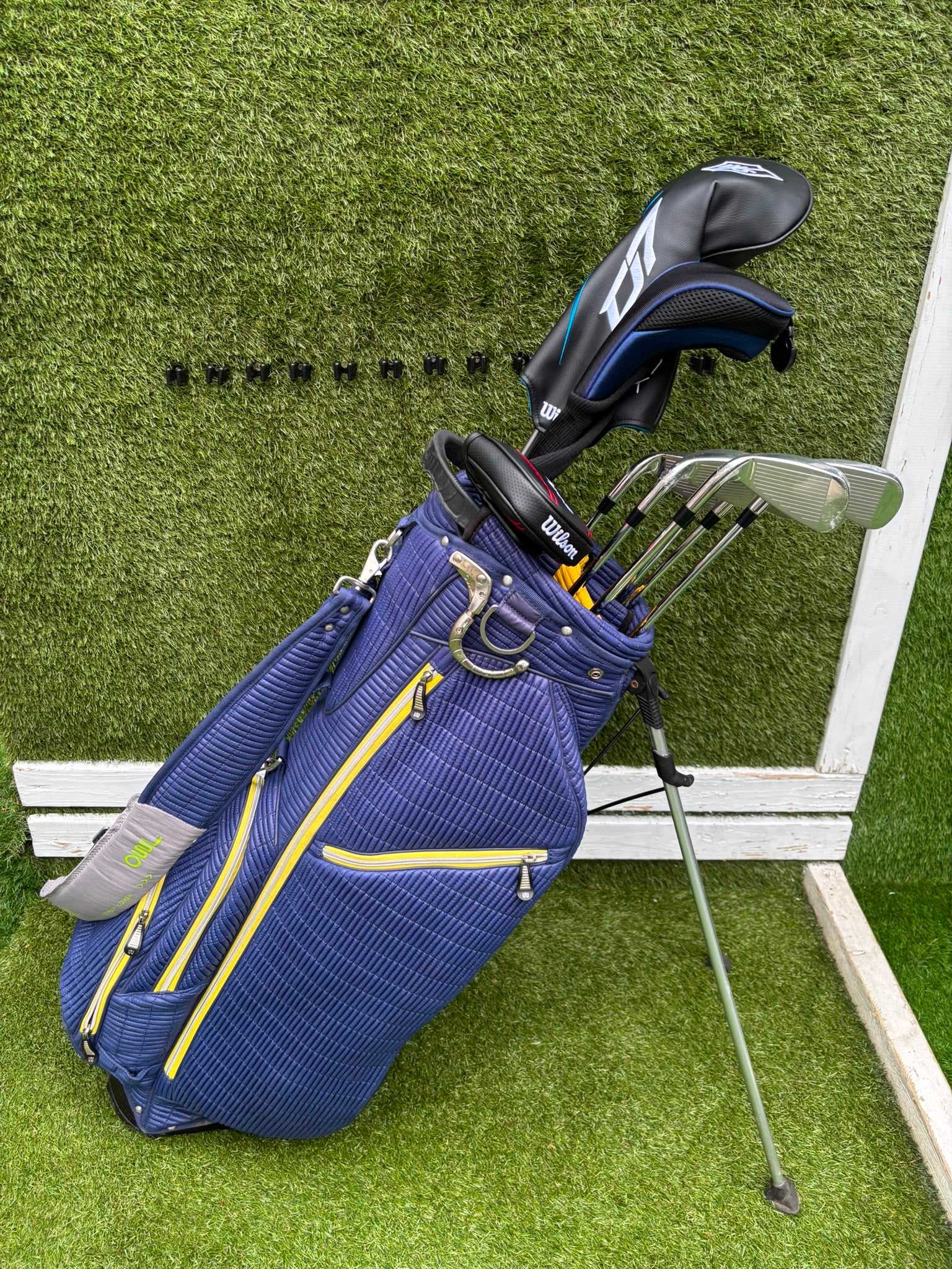 Brand New Wilson Staff D7 XS Golf Set, Brand New Driver & Irons, Brand New Infinite Bucktown Putter, Premium OUUL Stand Bag - Image 32