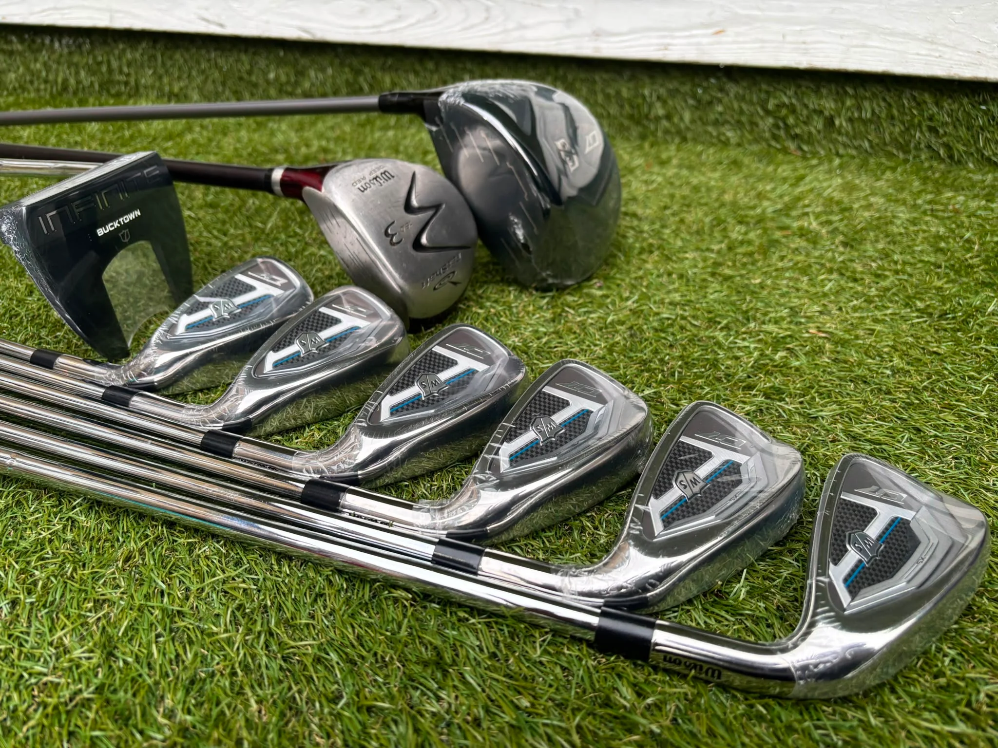 Brand New Wilson Staff D7 XS Golf Set, Brand New Driver & Irons, Brand New Infinite Bucktown Putter, Premium OUUL Stand Bag - Image 36