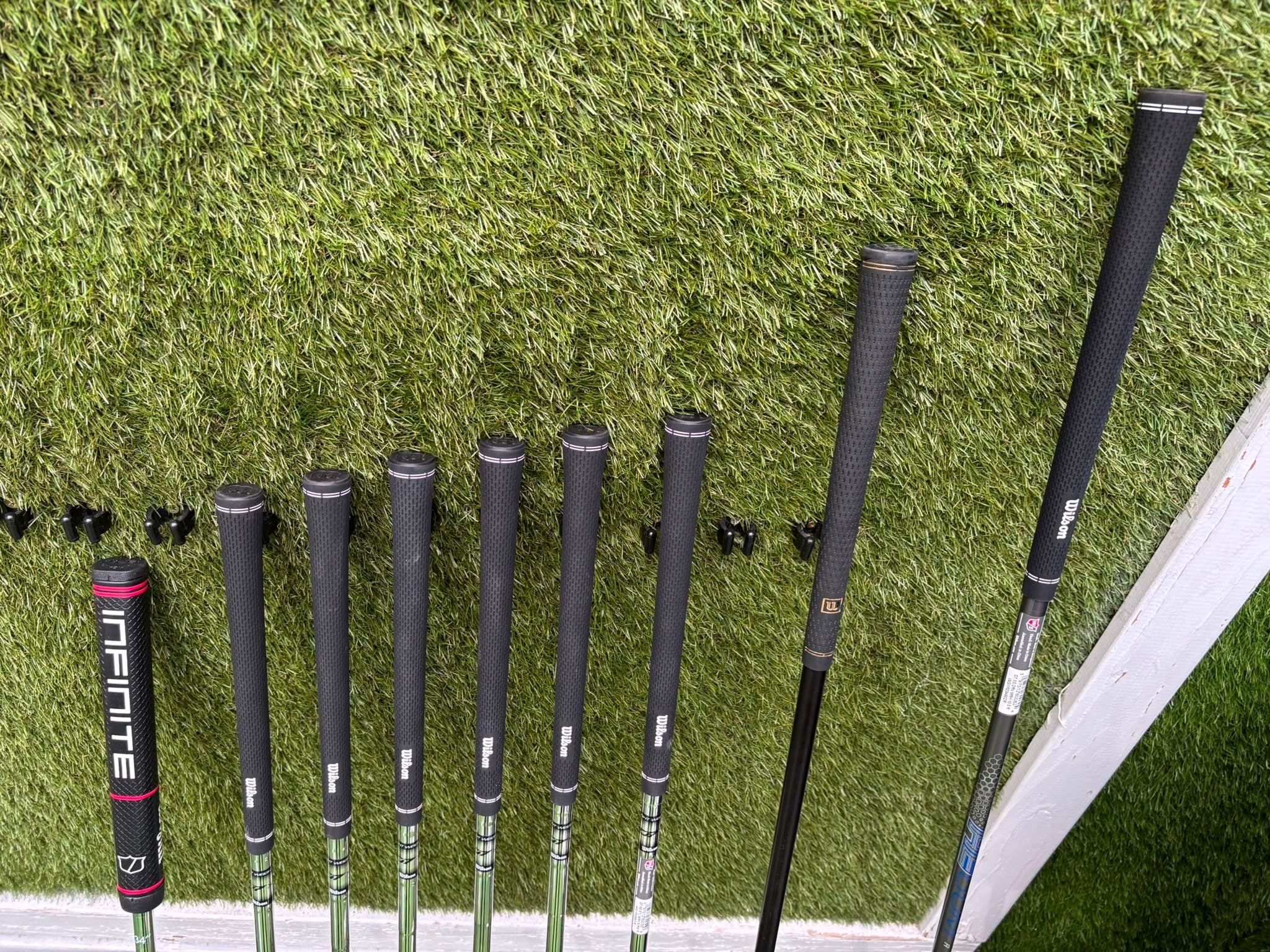 Brand New Wilson Staff D7 XS Golf Set, Brand New Driver & Irons, Brand New Infinite Bucktown Putter, Premium OUUL Stand Bag - Image 37