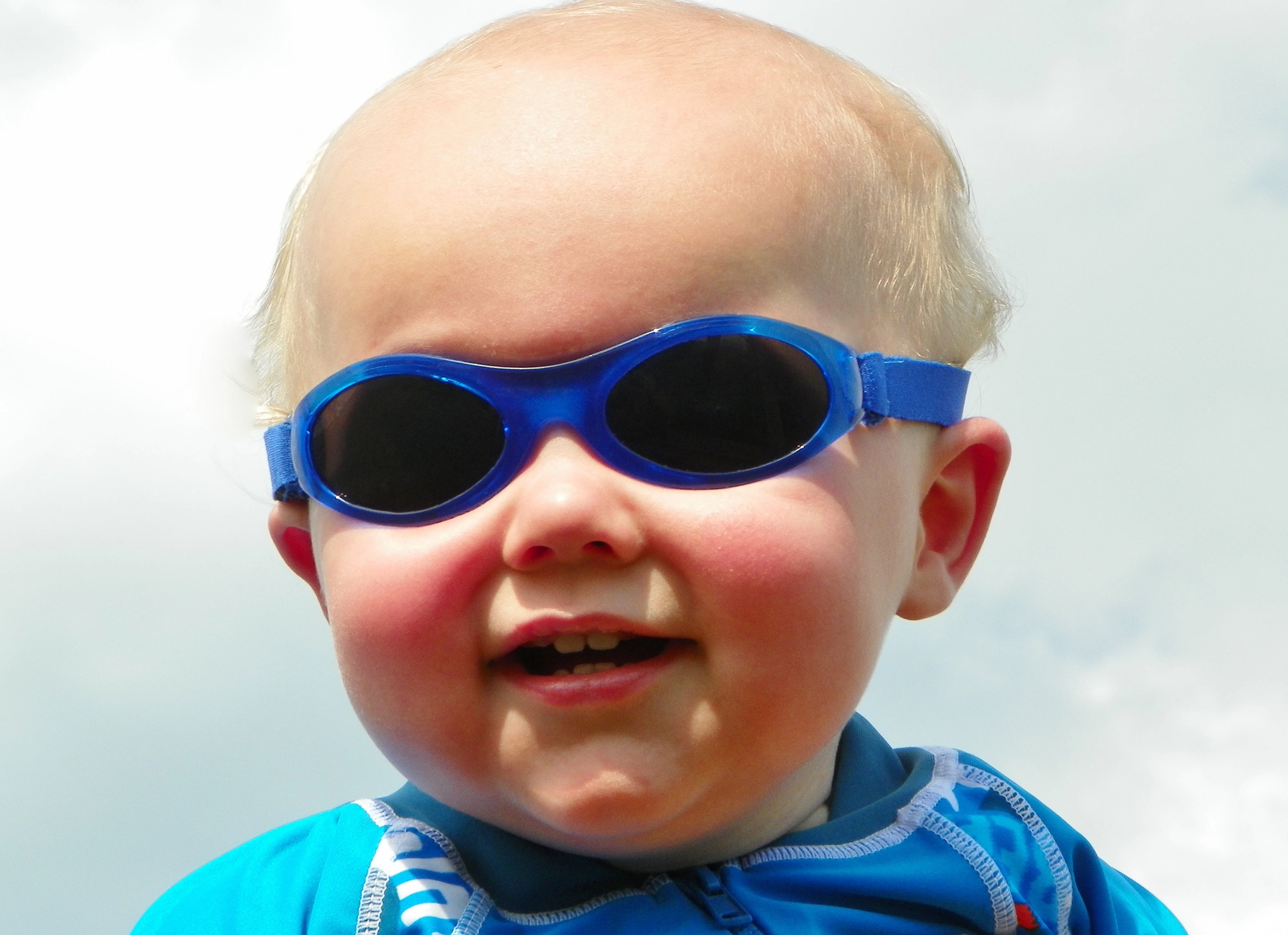 Bubzee Banz® Wrap Around Sunglasses - Image 30
