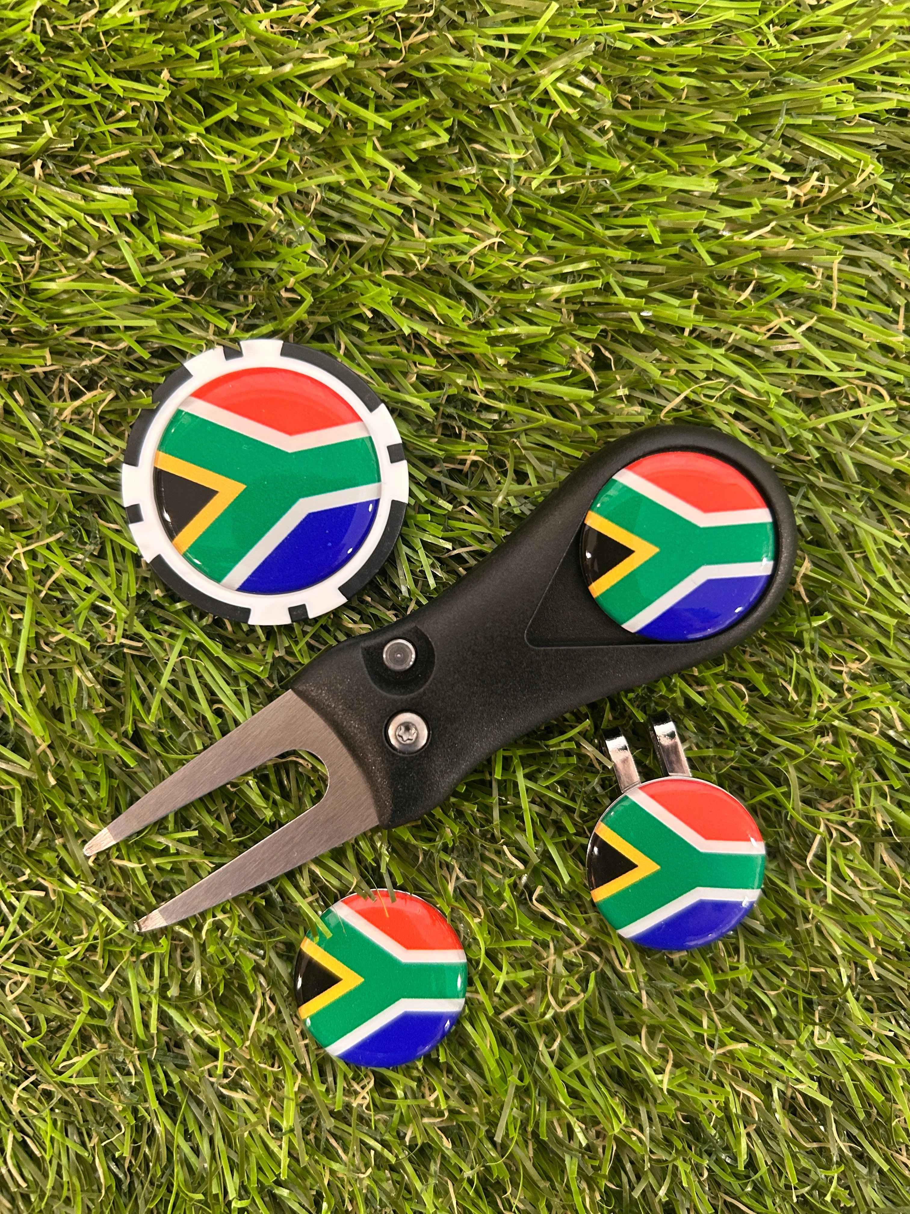Flags of the World Plastic Pitchfork 3 Flag markers and poker chip - Image 5