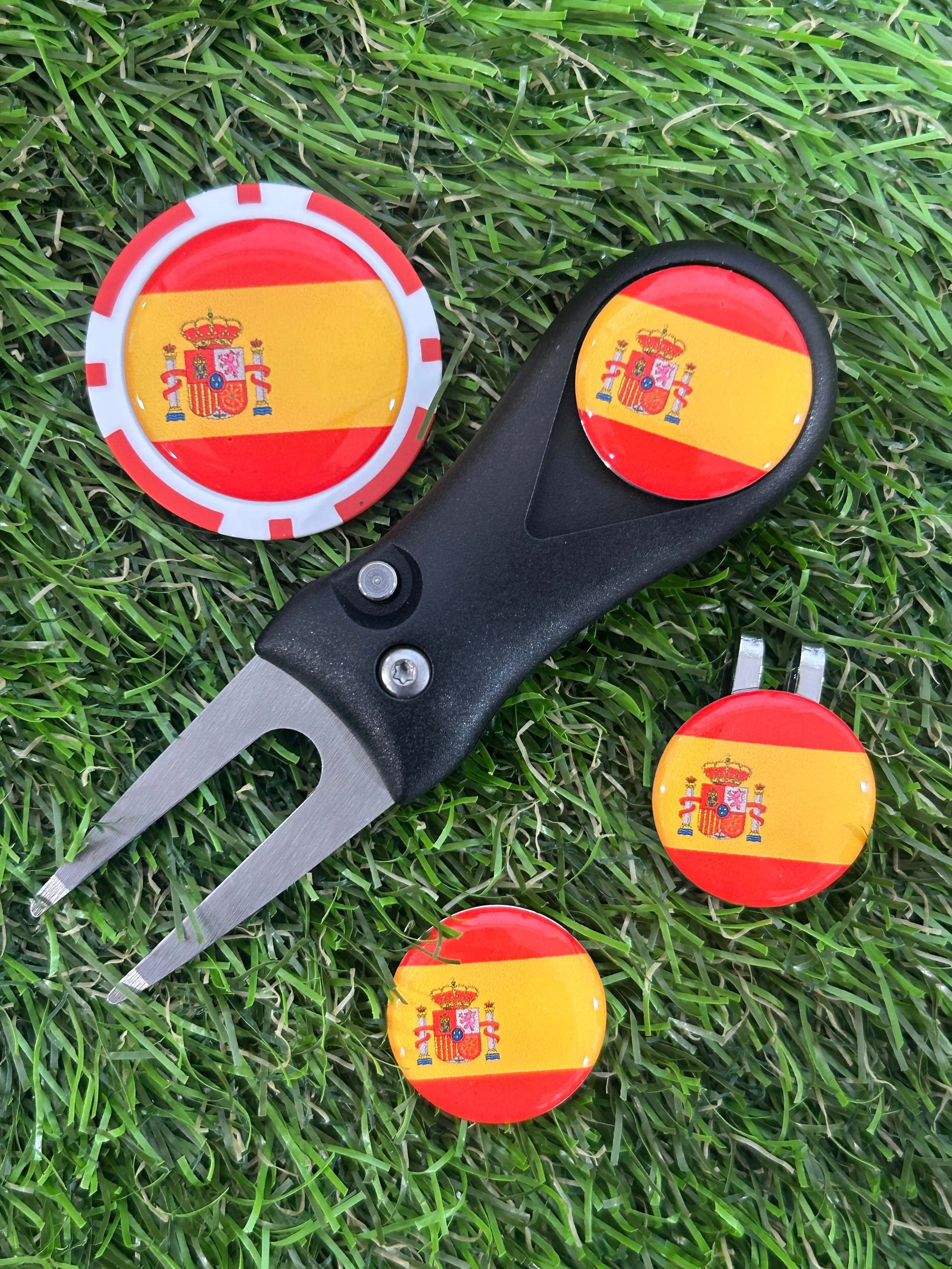 Flags of the World Traditional Pitchfork including 3 Flag markers and poker chip - Image 10