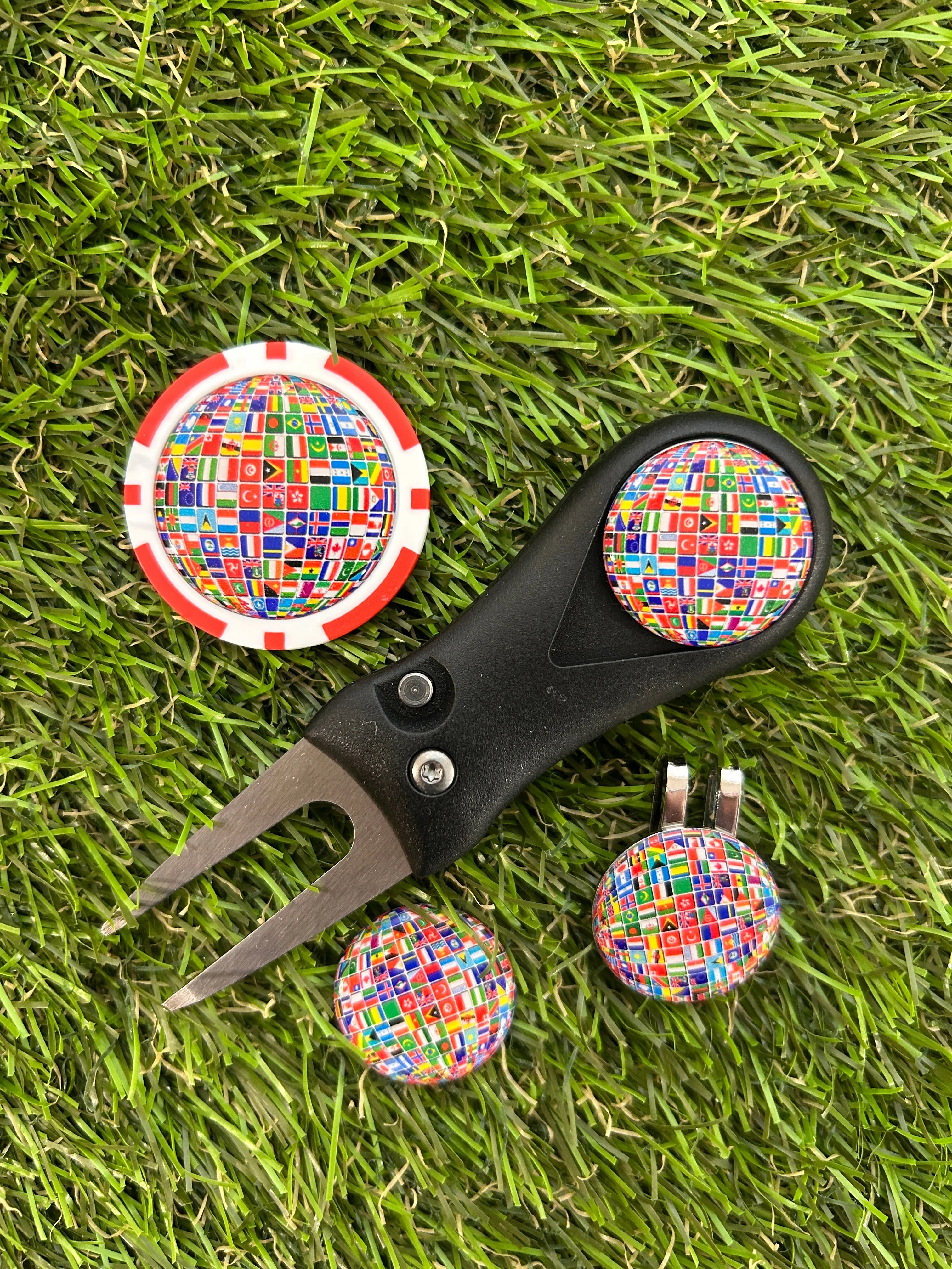 Flags of the World Traditional Pitchfork including 3 Flag markers and poker chip - Image 16