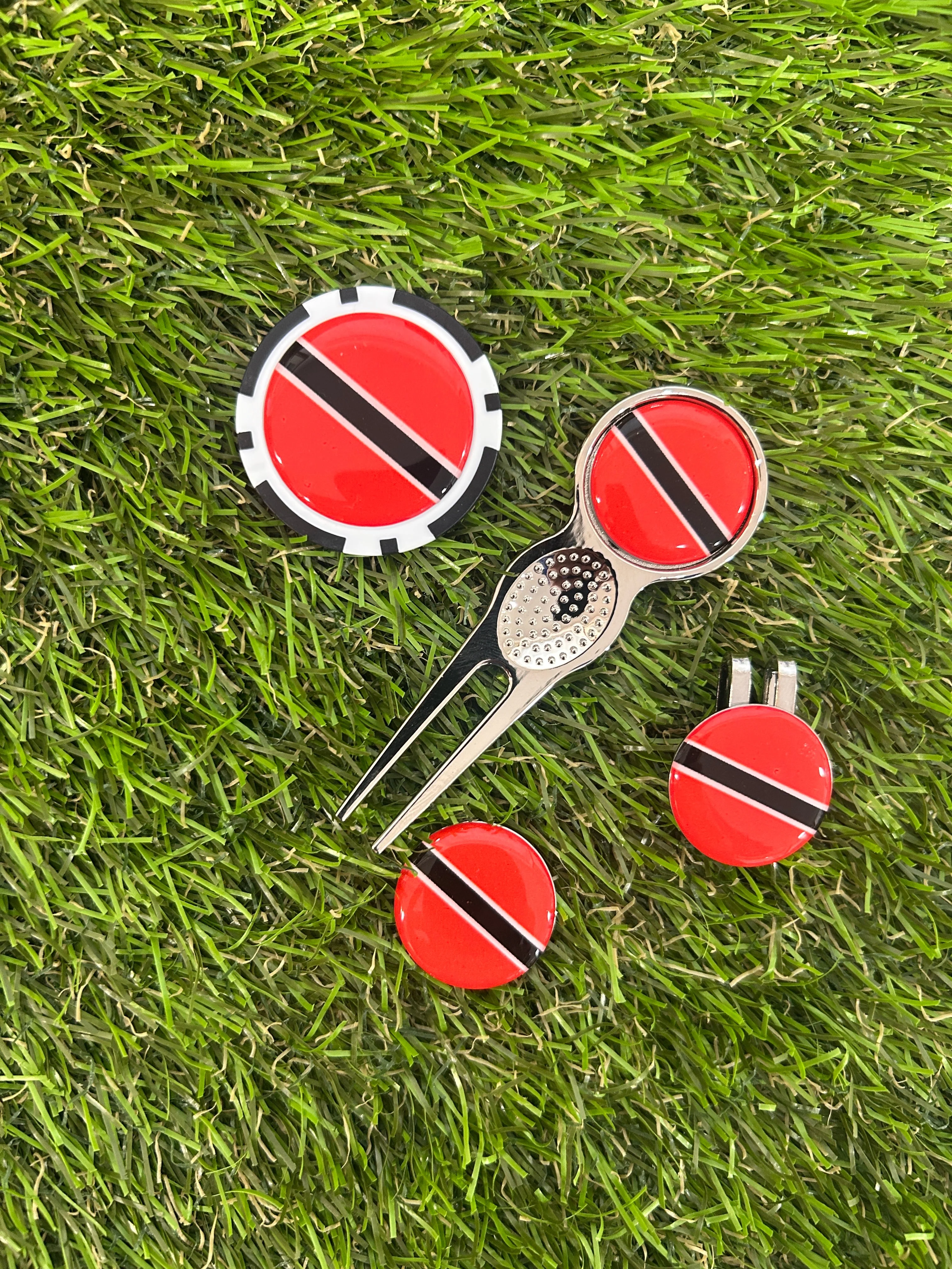 Flags of the World Traditional Pitchfork including 3 Flag markers and poker chip - Image 18