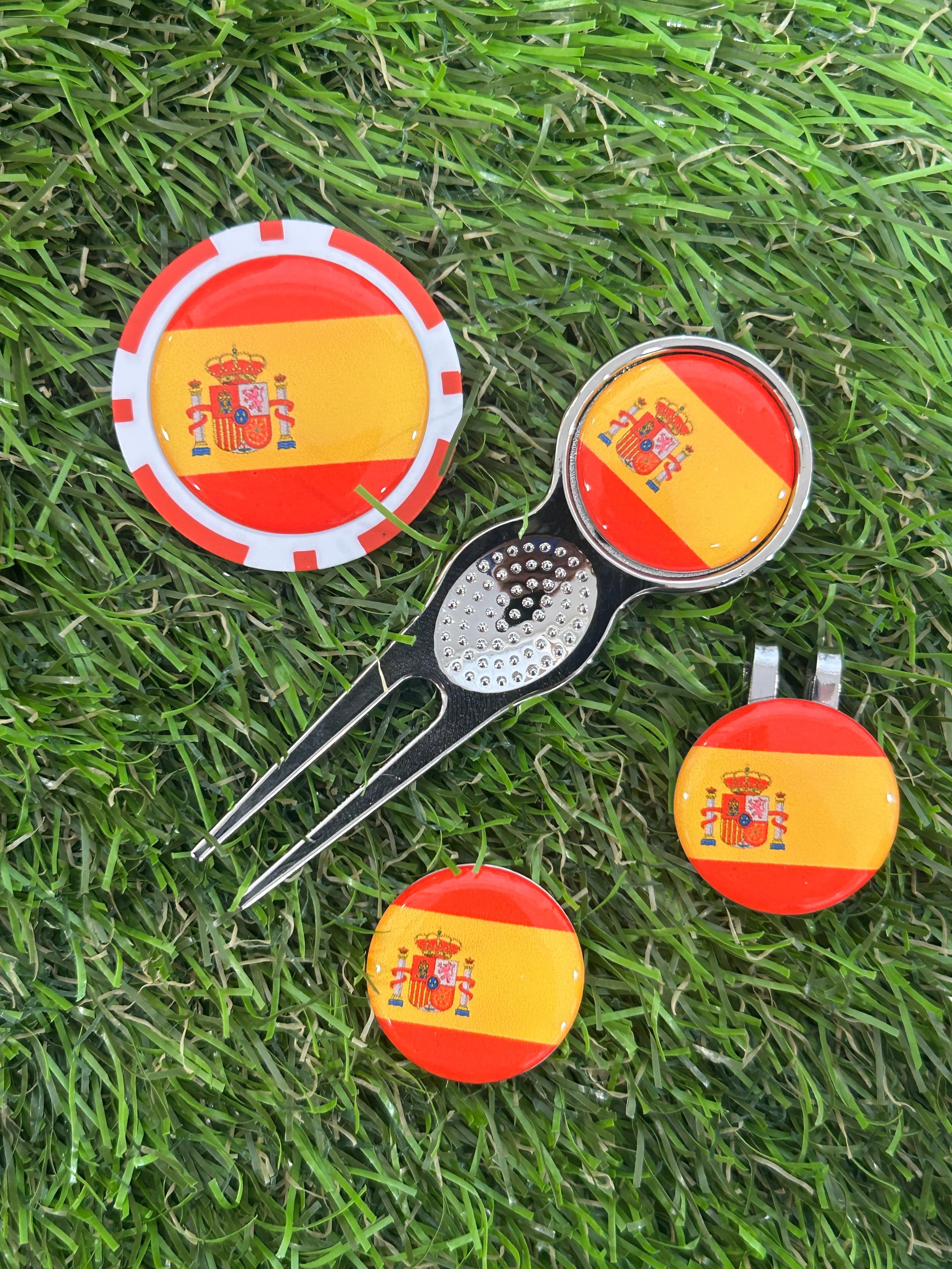 Flags of the World Traditional Pitchfork including 3 Flag markers and poker chip - Image 19