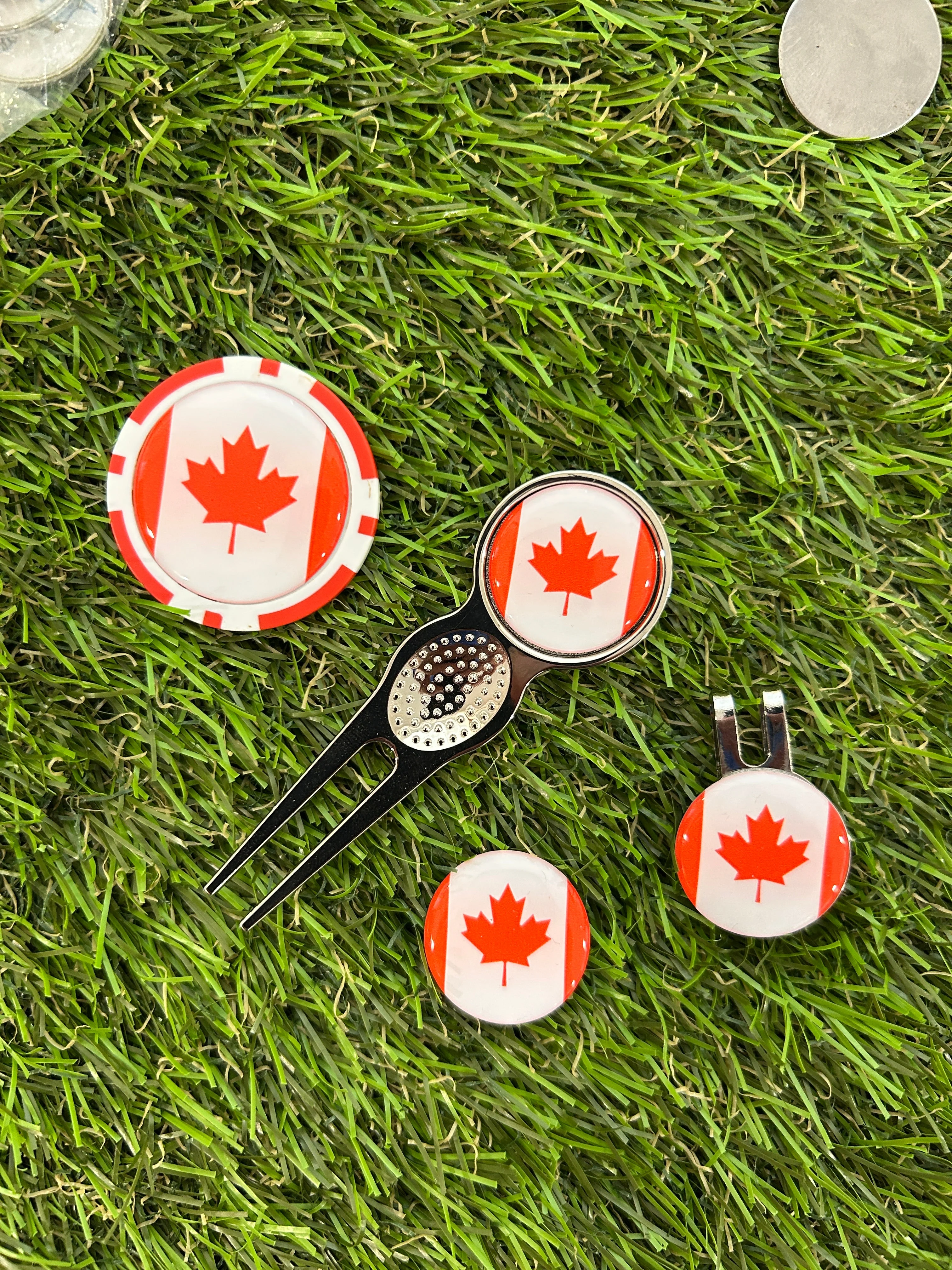 Flags of the World Traditional Pitchfork including 3 Flag markers and poker chip - Image 20
