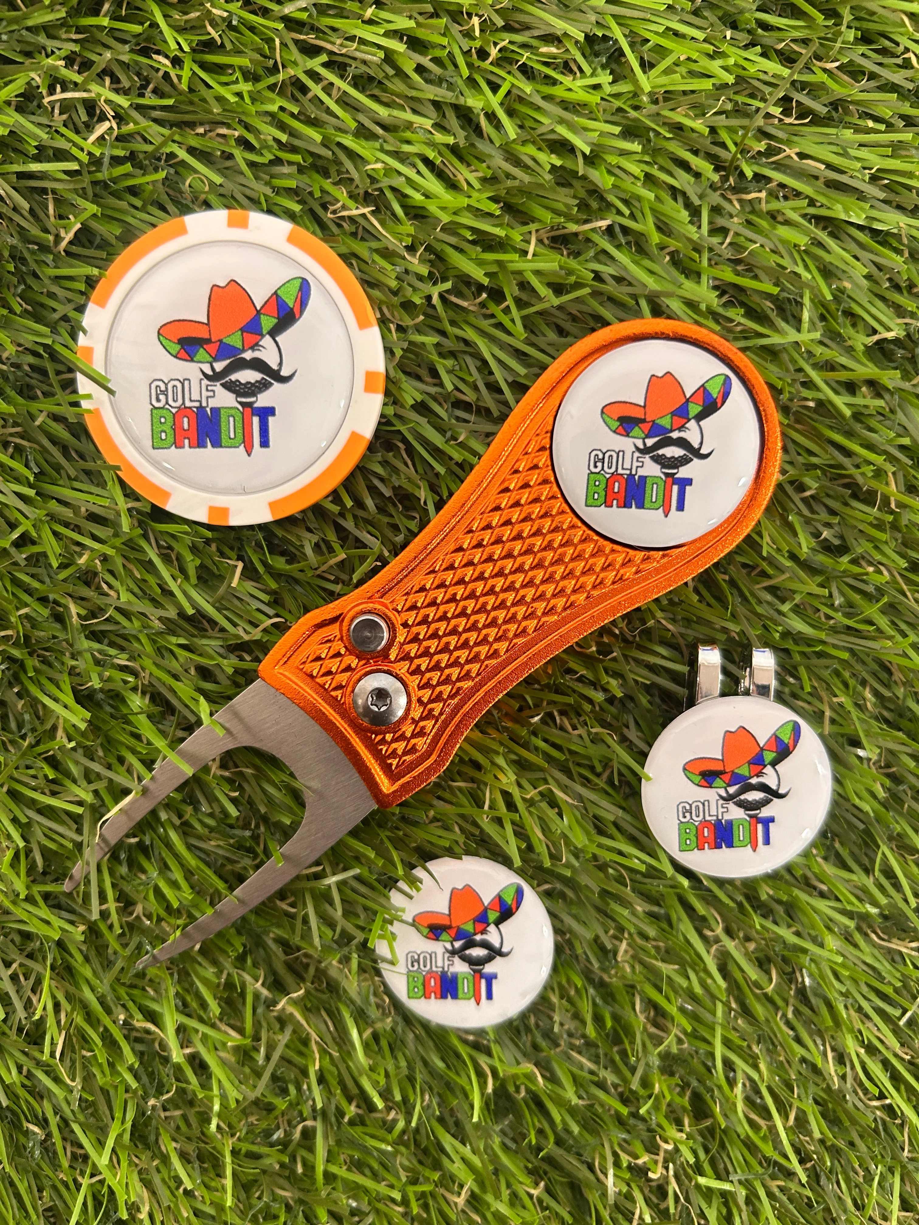 Golf Ball Marker Gift Set—Metal Divot Tool & Poker Chip