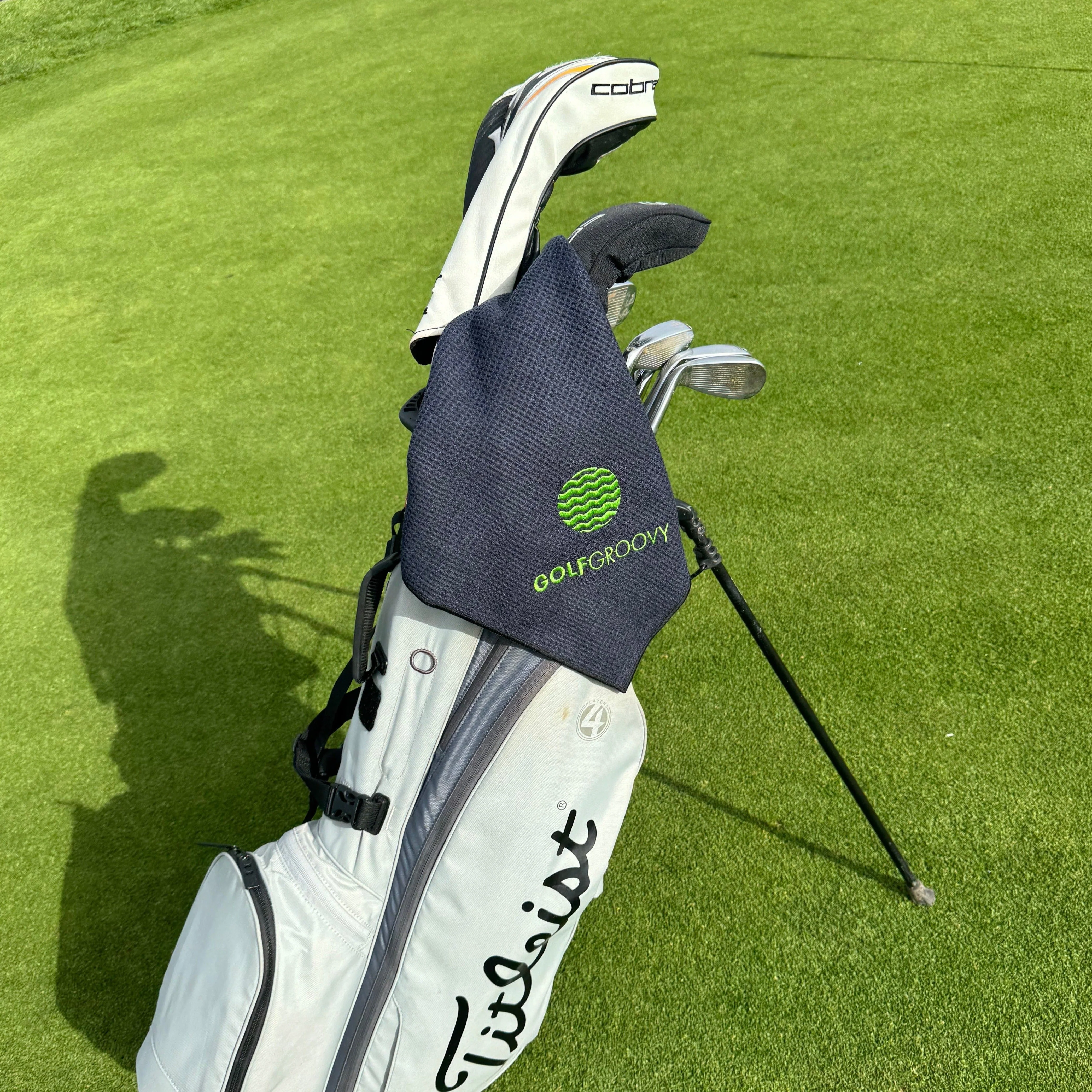 Magnetic Golf Club Cleaning Bundle with Brush & Clip - Image 3