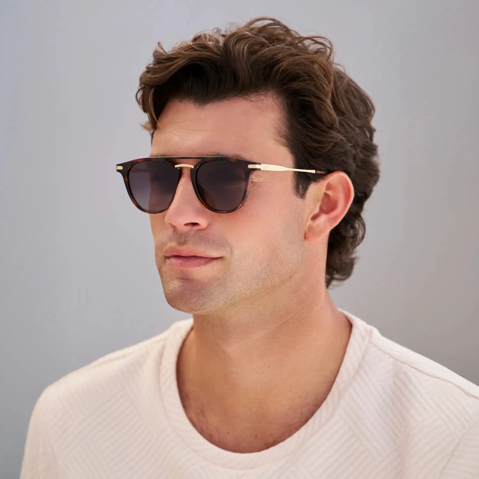 HAYES Men's Keyhole Round Sunglasses l Brown Tortoise / Gold - WMP Eyewear - Image 2