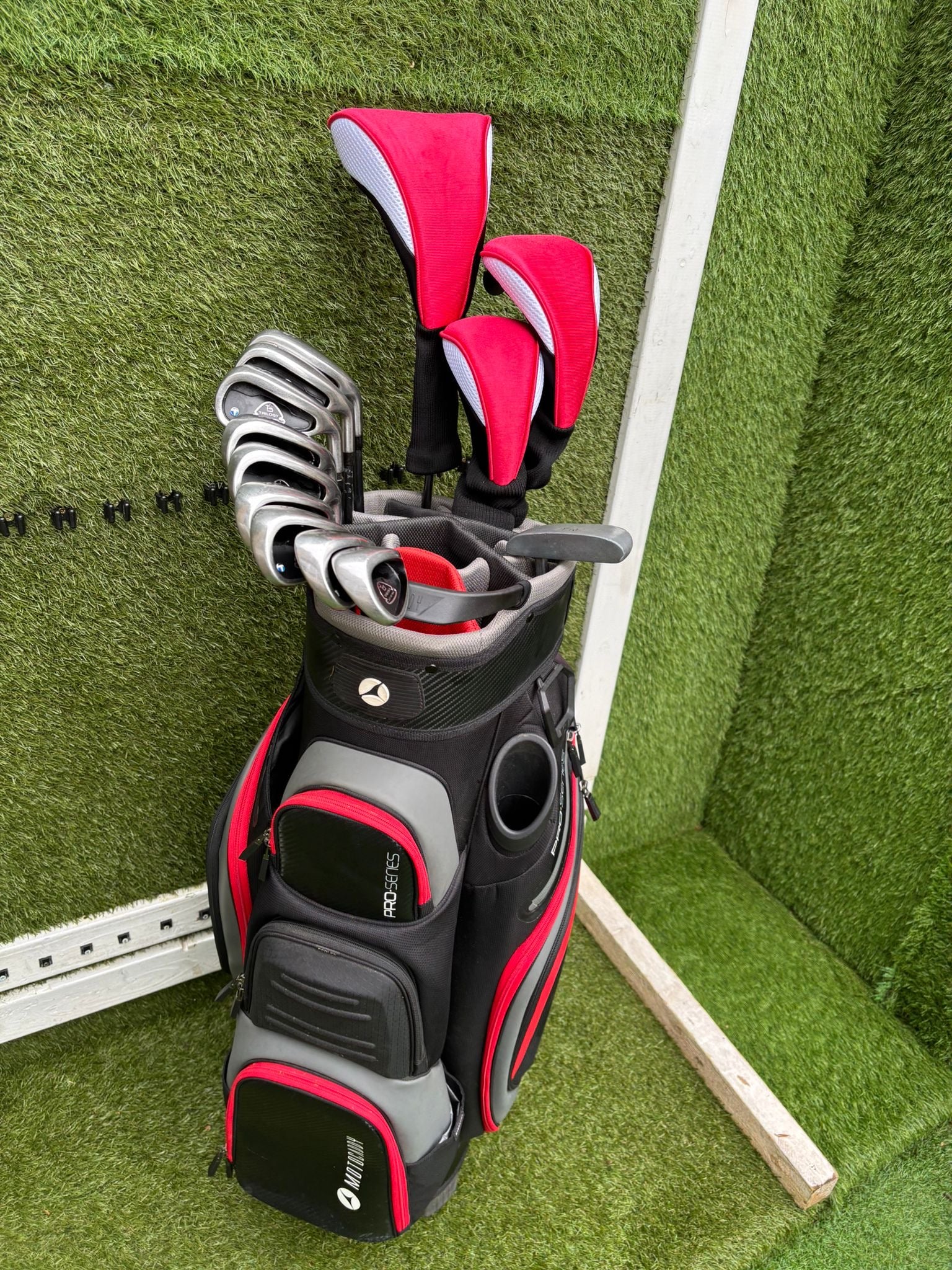 John Letters Trilogy T5 13-Club Graphite Set with Motocaddy Bag - Image 18