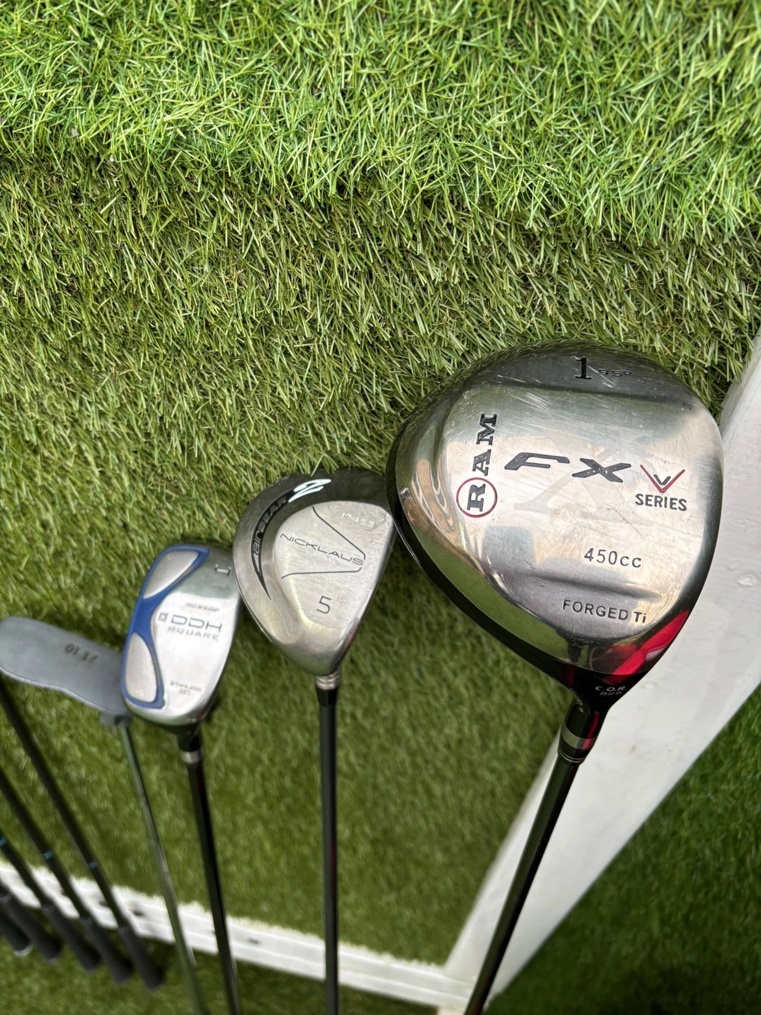 John Letters Trilogy T5 13-Club Graphite Set with Motocaddy Bag - Image 9