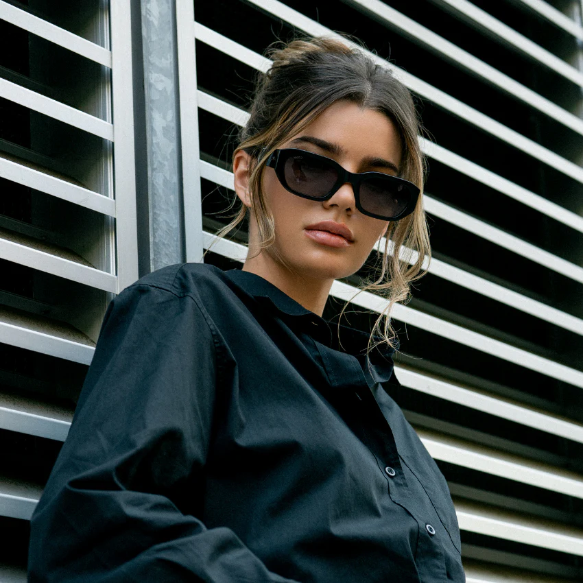 WMP Eyewear London Women's Cat-Eye Black Acetate Sunglasses - Image 3
