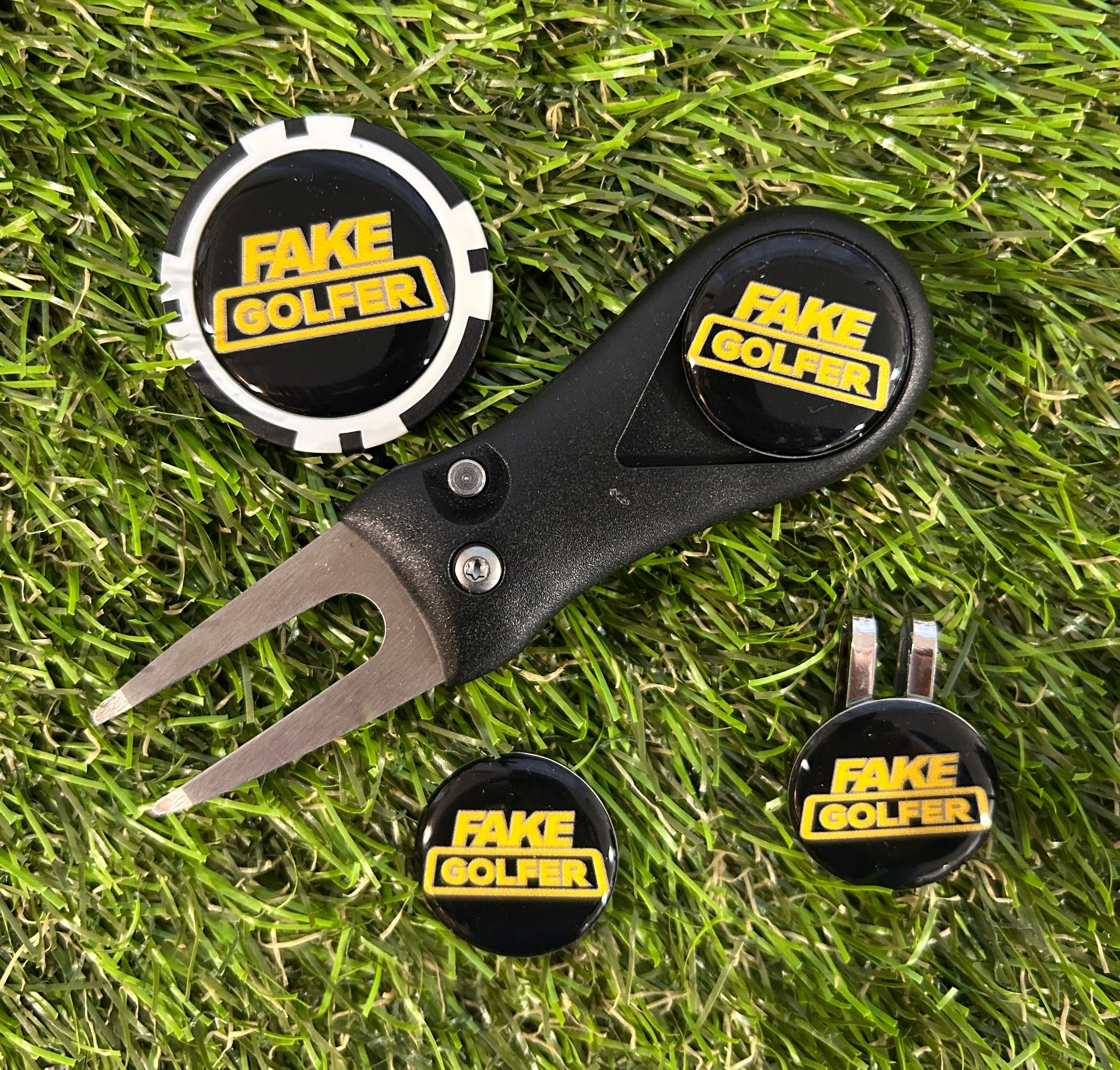 New Zealand Golf plastic Pitchfork Magnetic Hat Clip With 3 Markers And Poker chip - Image 3