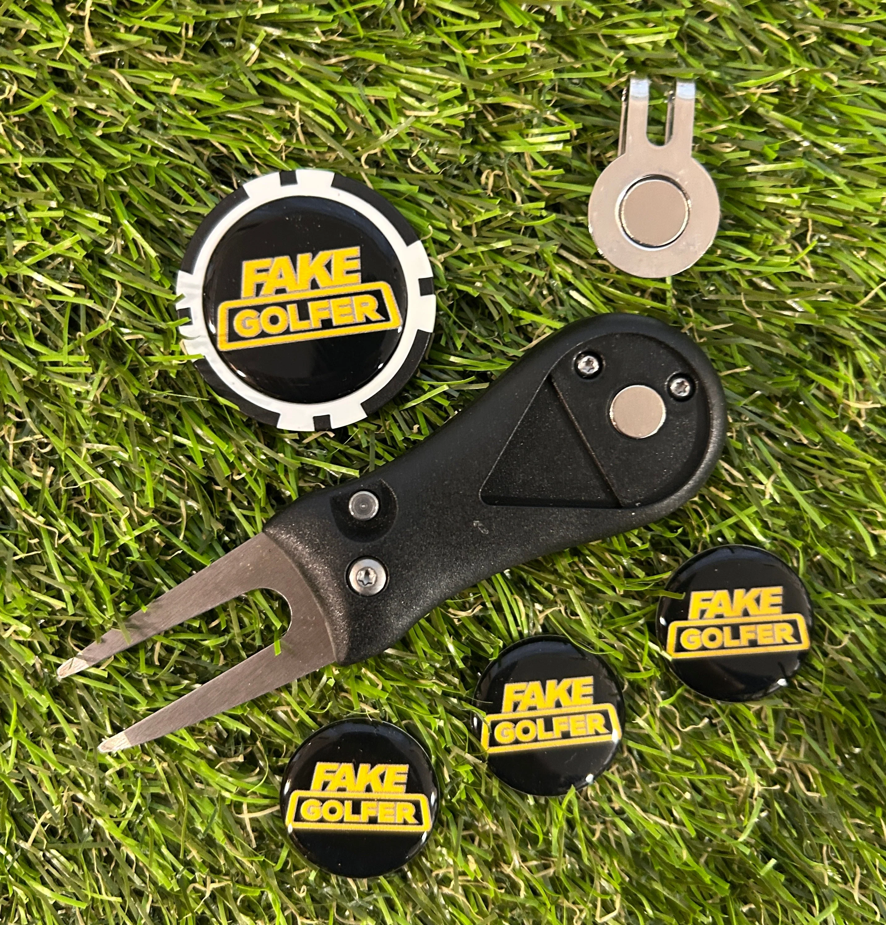 New Zealand Golf plastic Pitchfork Magnetic Hat Clip With 3 Markers And Poker chip - Image 4
