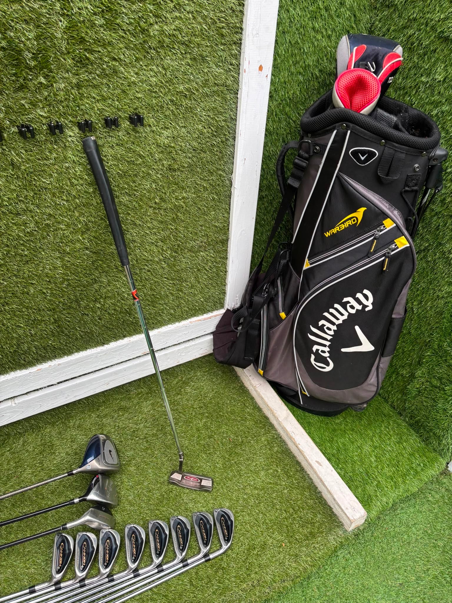 Nike Ignite Dymo² Driver, Spalding Cannon Irons (3–9, SW), TaylorMade Rescue & Rossa Putter | Callaway Stand Bag - Image 4