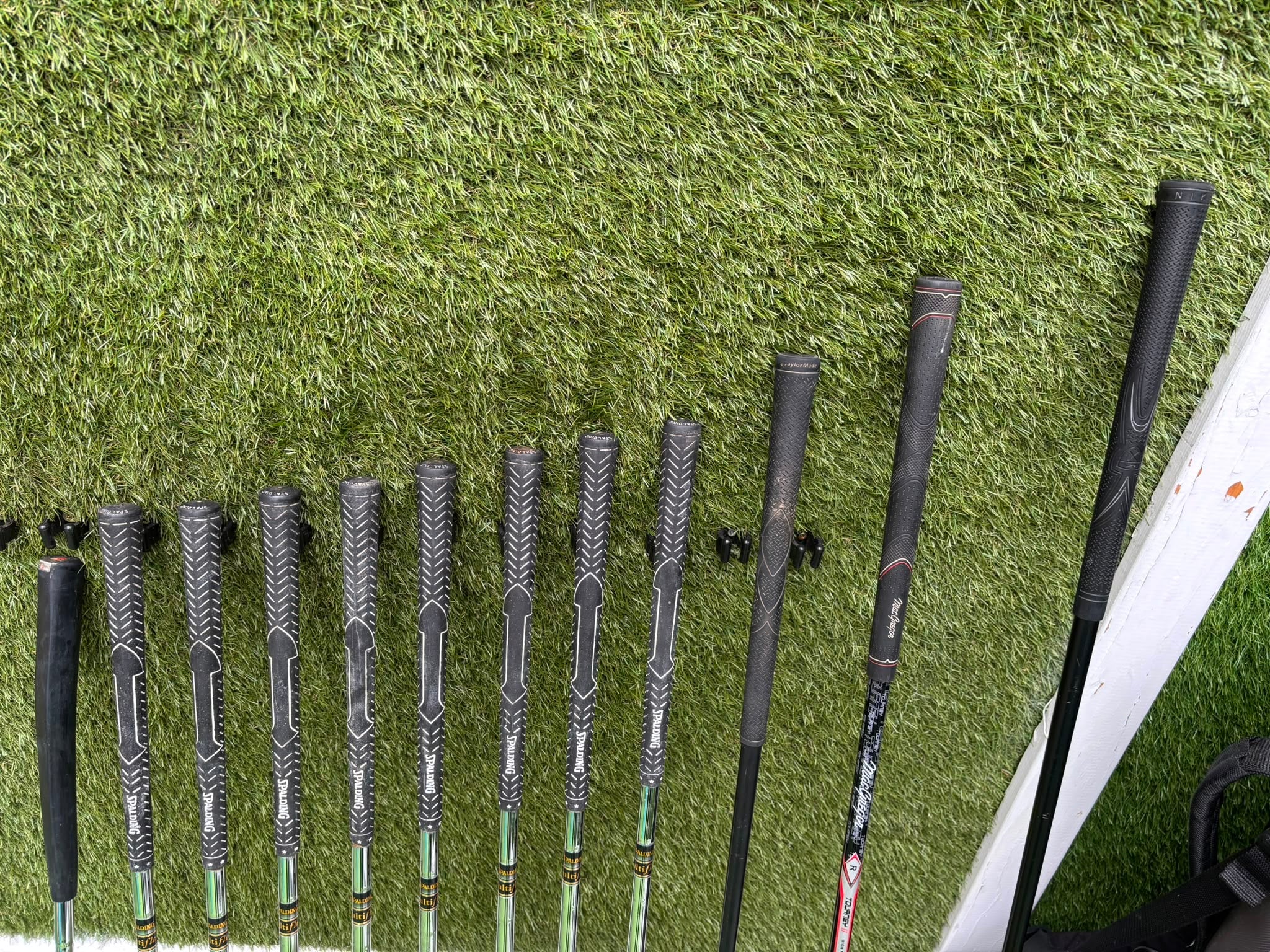 Nike Ignite Dymo² Driver, Spalding Cannon Irons (3–9, SW), TaylorMade Rescue & Rossa Putter | Callaway Stand Bag - Image 9