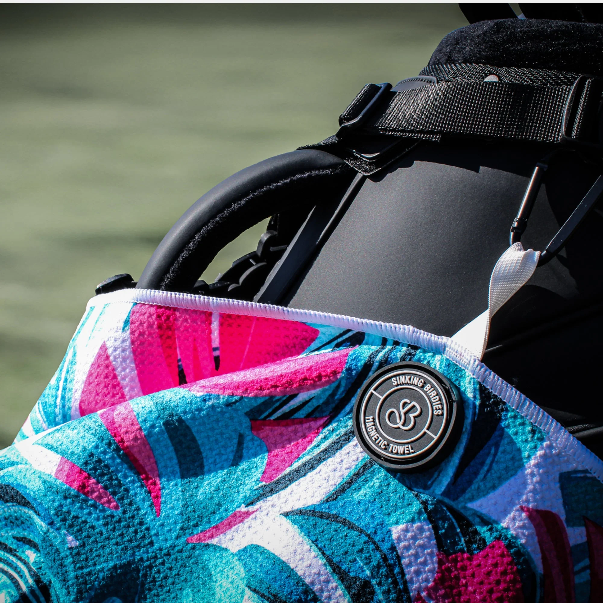 Palm Breeze Magnetic Golf Towel - Image 5