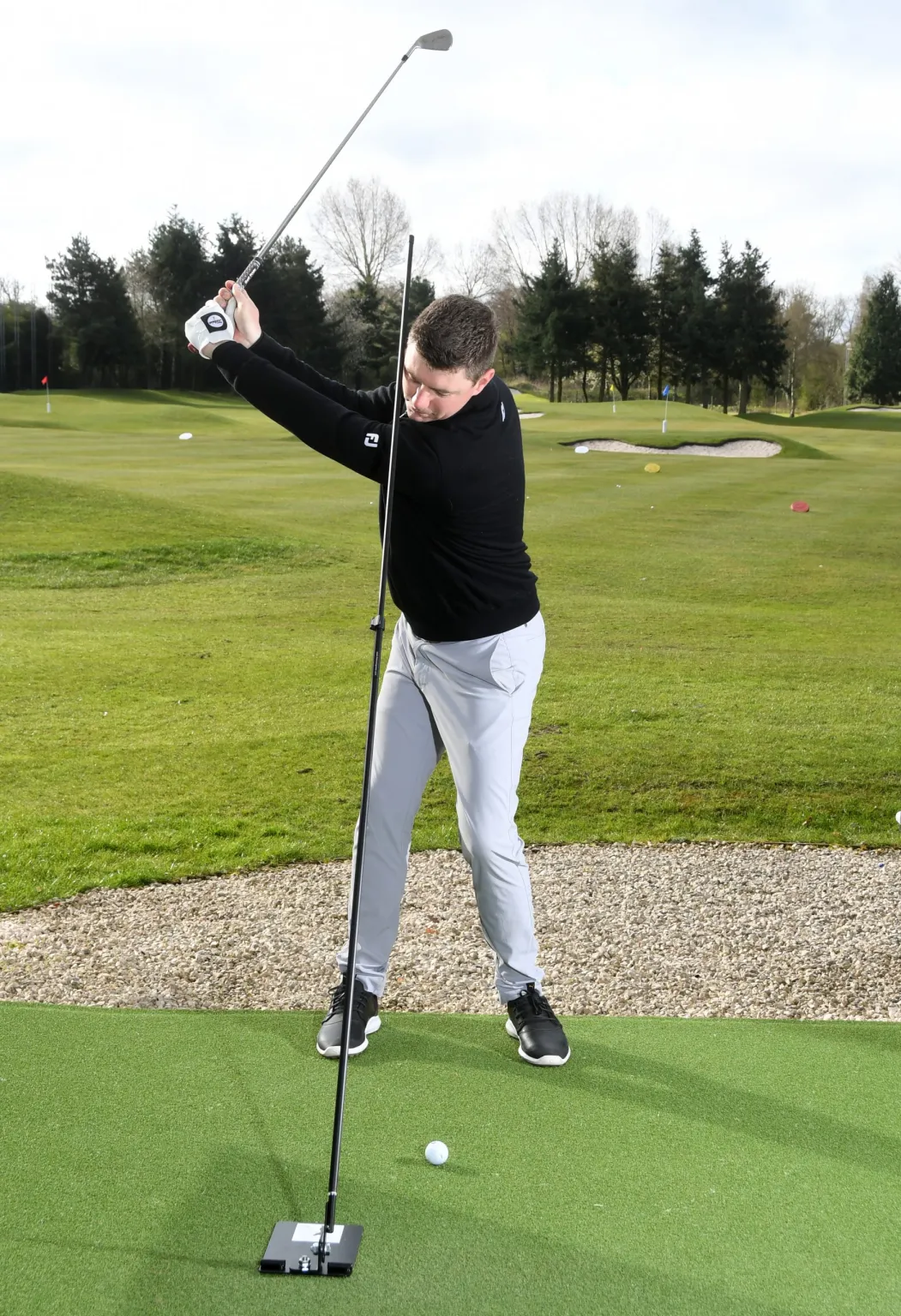 The Swing Plate with Extendable Twist Lock Golf Training Pole - Image 4