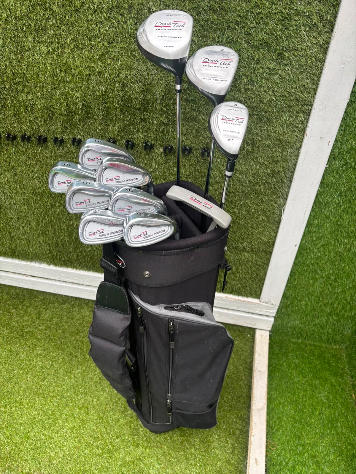 Unused and Boxed Dyna-Tech “Tech Force” Full Golf Set (5–SW) + Driver, 3 Wood, Hybrid + Bag - Image 10