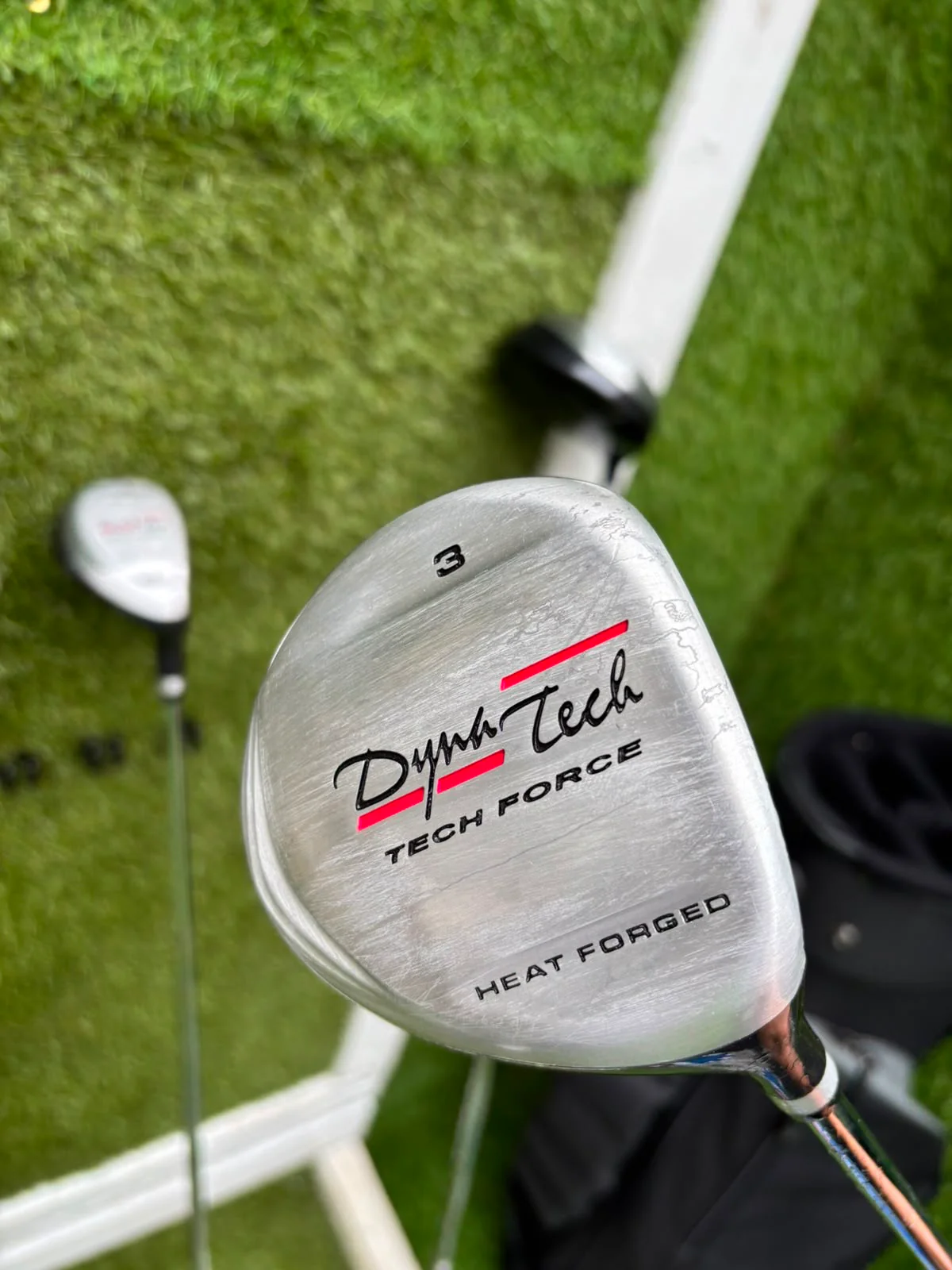 Unused and Boxed Dyna-Tech “Tech Force” Full Golf Set (5–SW) + Driver, 3 Wood, Hybrid + Bag - Image 17