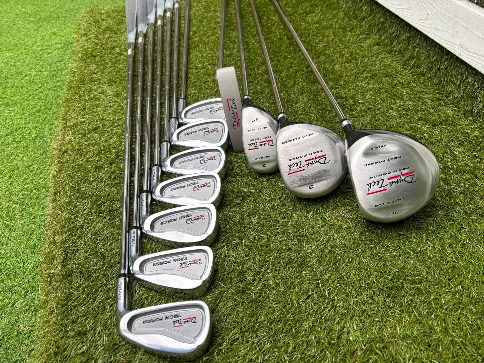 Unused and Boxed Dyna-Tech “Tech Force” Full Golf Set (5–SW) + Driver, 3 Wood, Hybrid + Bag - Image 23