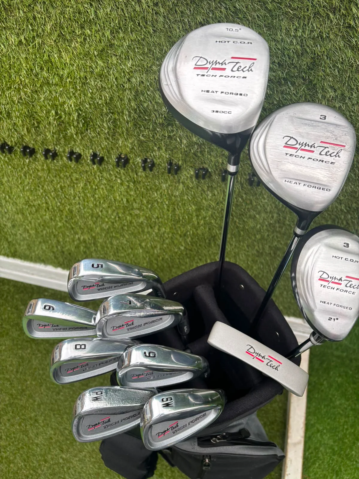 Unused and Boxed Dyna-Tech “Tech Force” Full Golf Set (5–SW) + Driver, 3 Wood, Hybrid + Bag - Image 7
