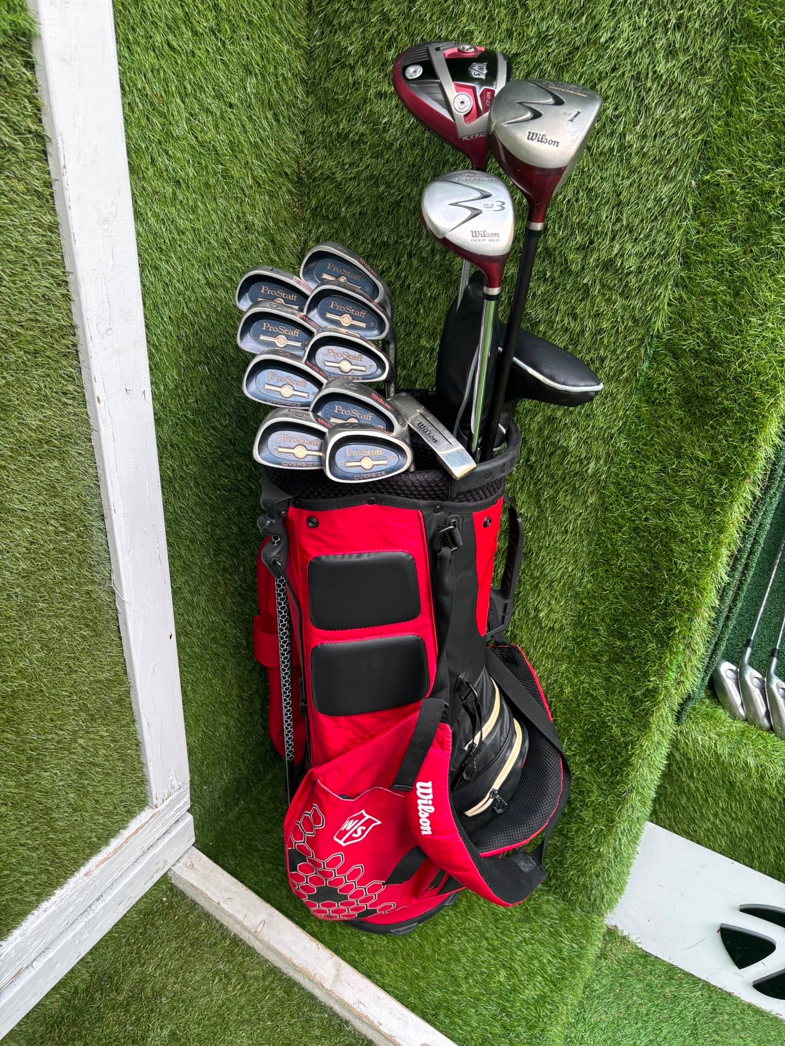 Wilson ProStaff Oversize Irons, Wilson Staff D300 Driver, Wilson Deep Red Woods & Wilson Stand Bag - Image 10