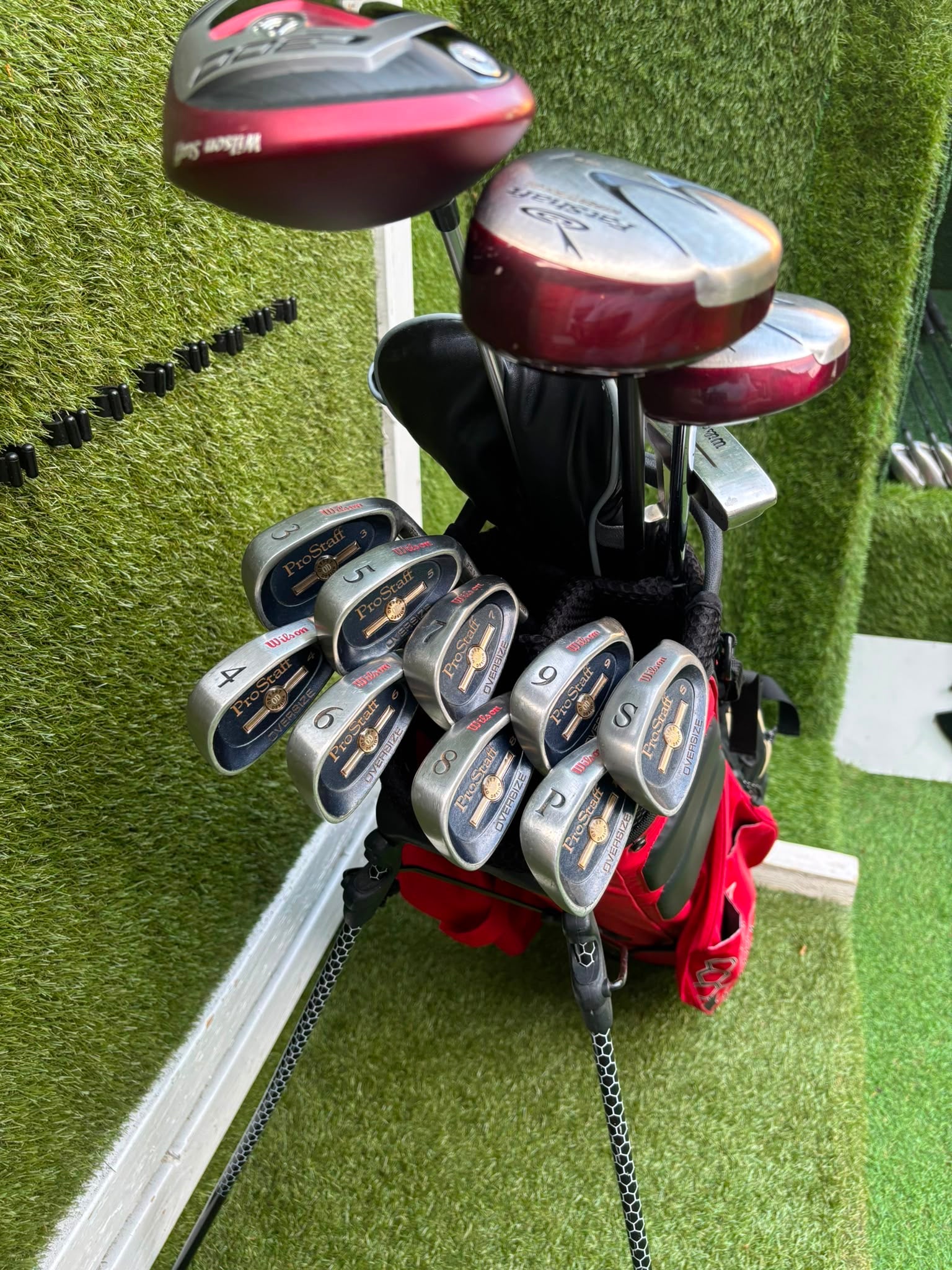 Wilson ProStaff Oversize Irons, Wilson Staff D300 Driver, Wilson Deep Red Woods & Wilson Stand Bag - Image 9