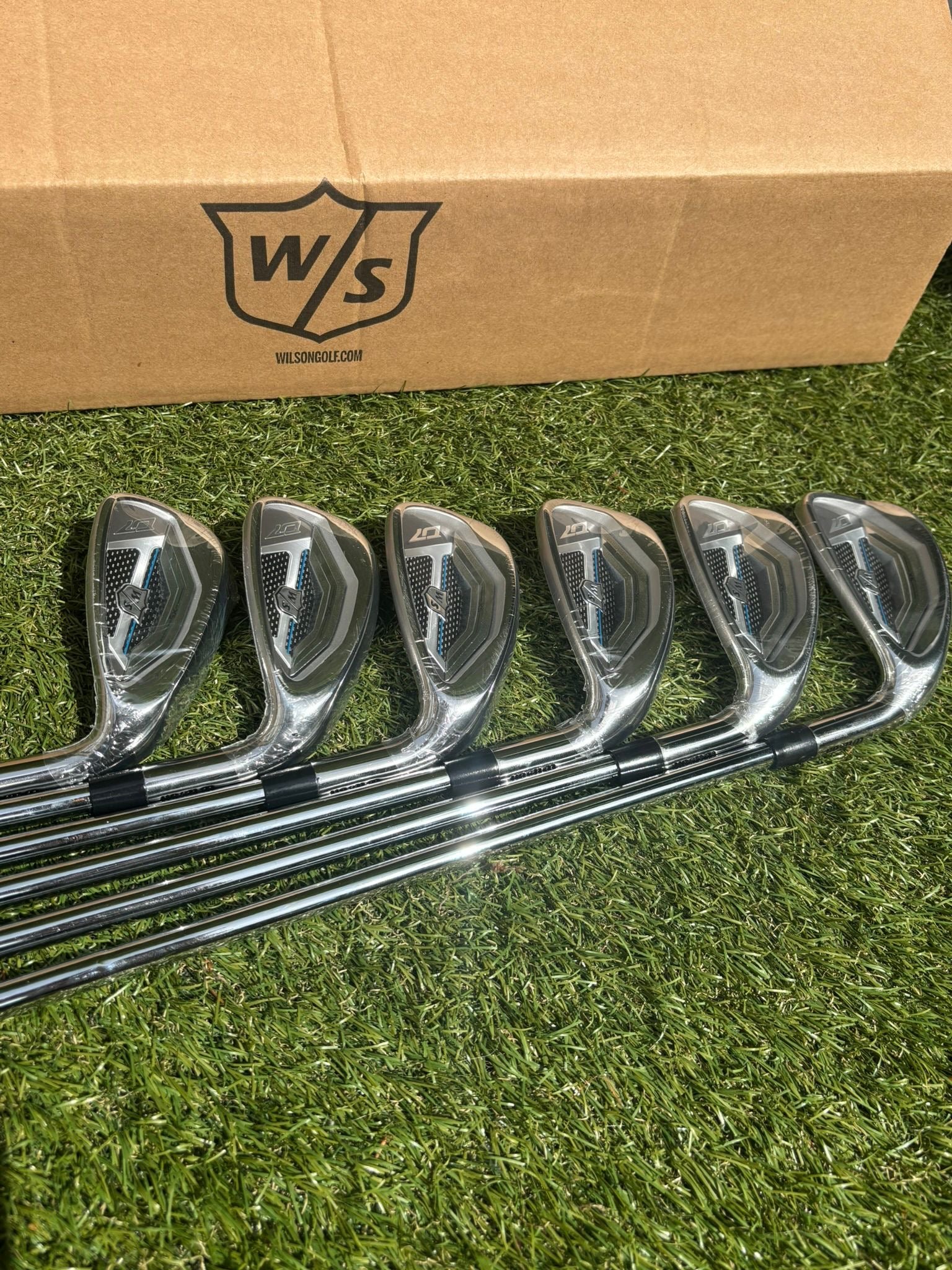 Wilson Staff D7 XS Irons 5-PW – Brand New, Factory Wrapped & Boxed - Image 2